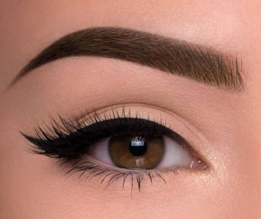 Ripsien kestovärjäys ja kulmien kestovärjäys ja muotoilu (Vahalla) 30 min