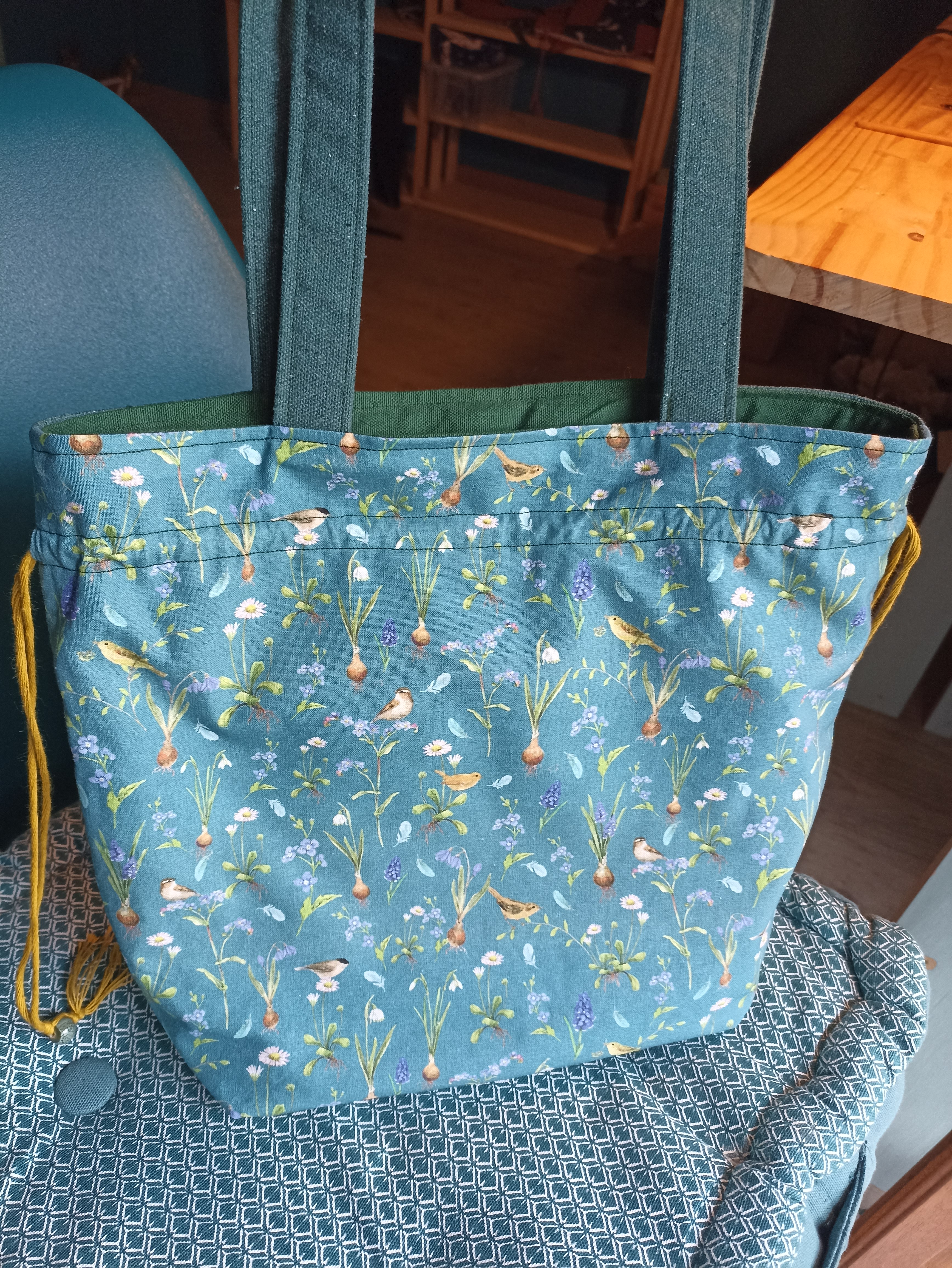 Sac tissu fait main, tissu oiseaux, mésanges, printemps