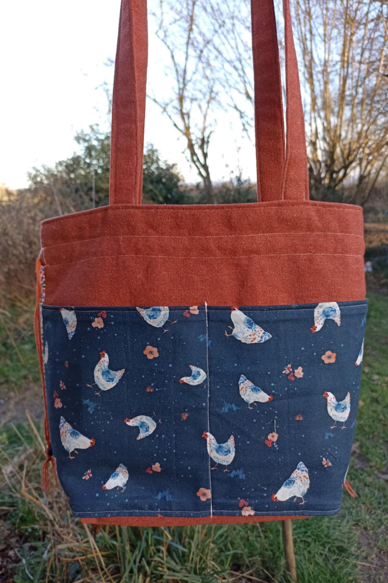 Sac tissu pochon fait main, tissu poules fleurs