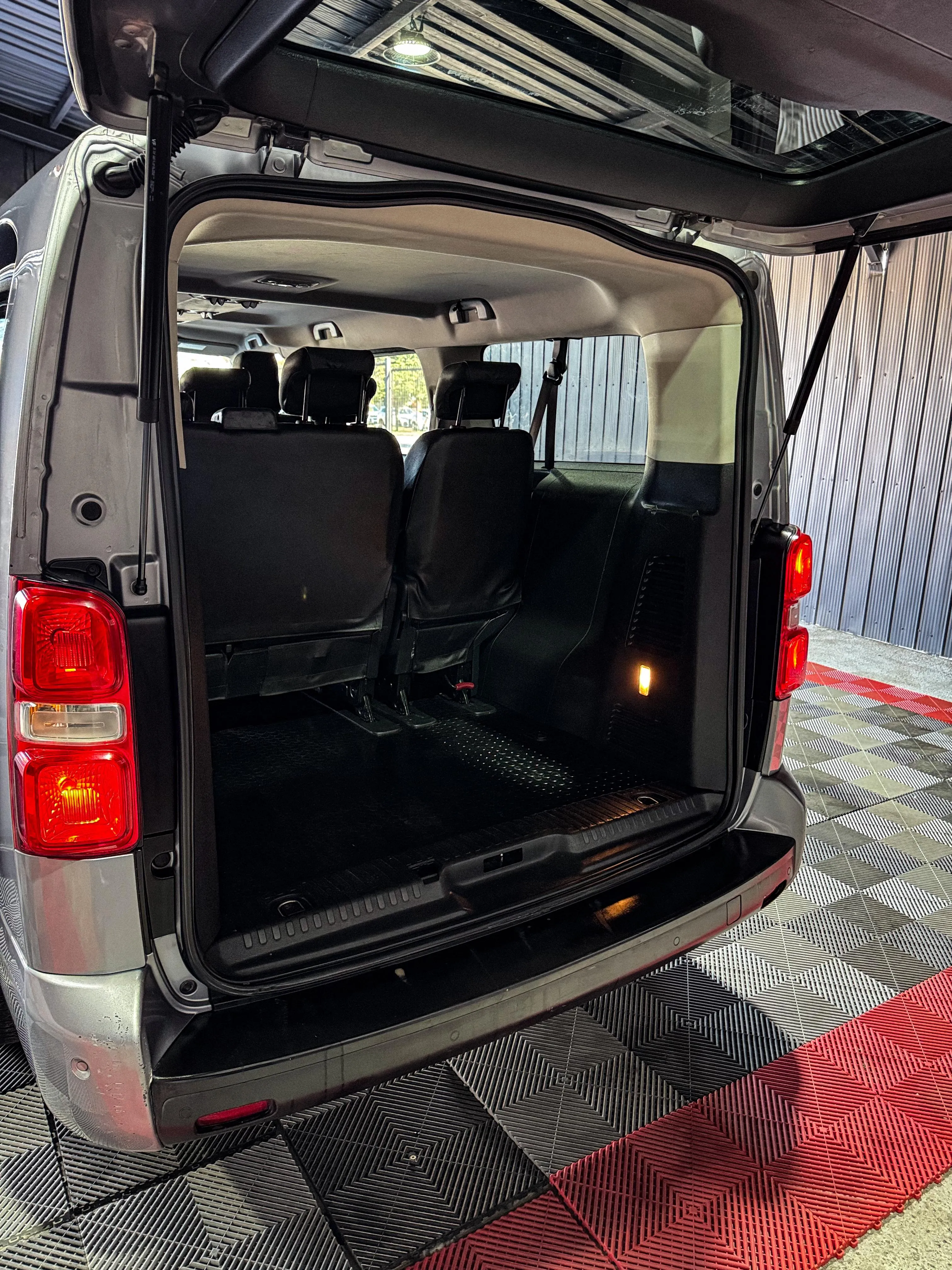 Peugeot Traveller Business