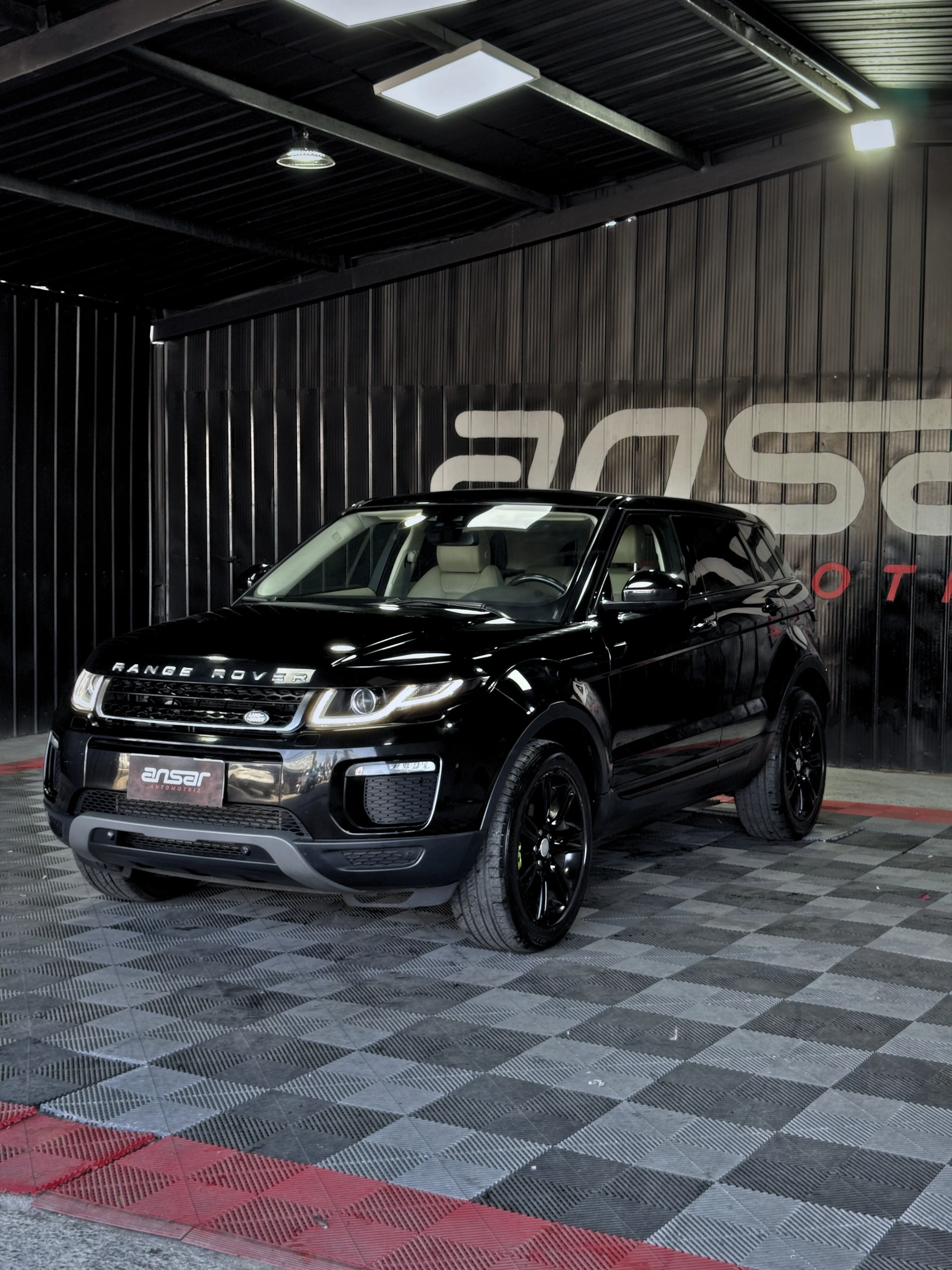 LAND ROVER EVOQUE SE PLUS
