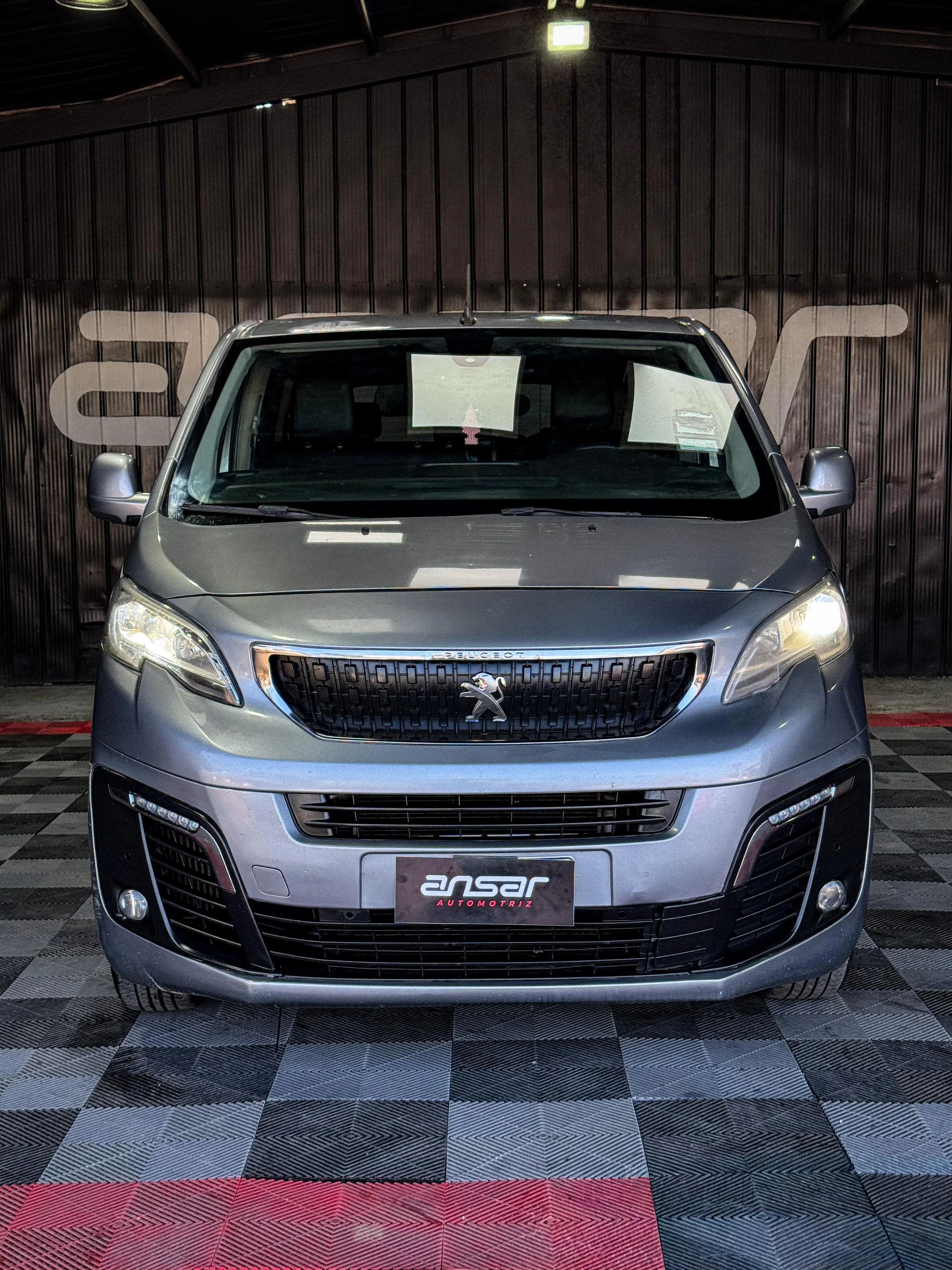 Peugeot Traveller Business