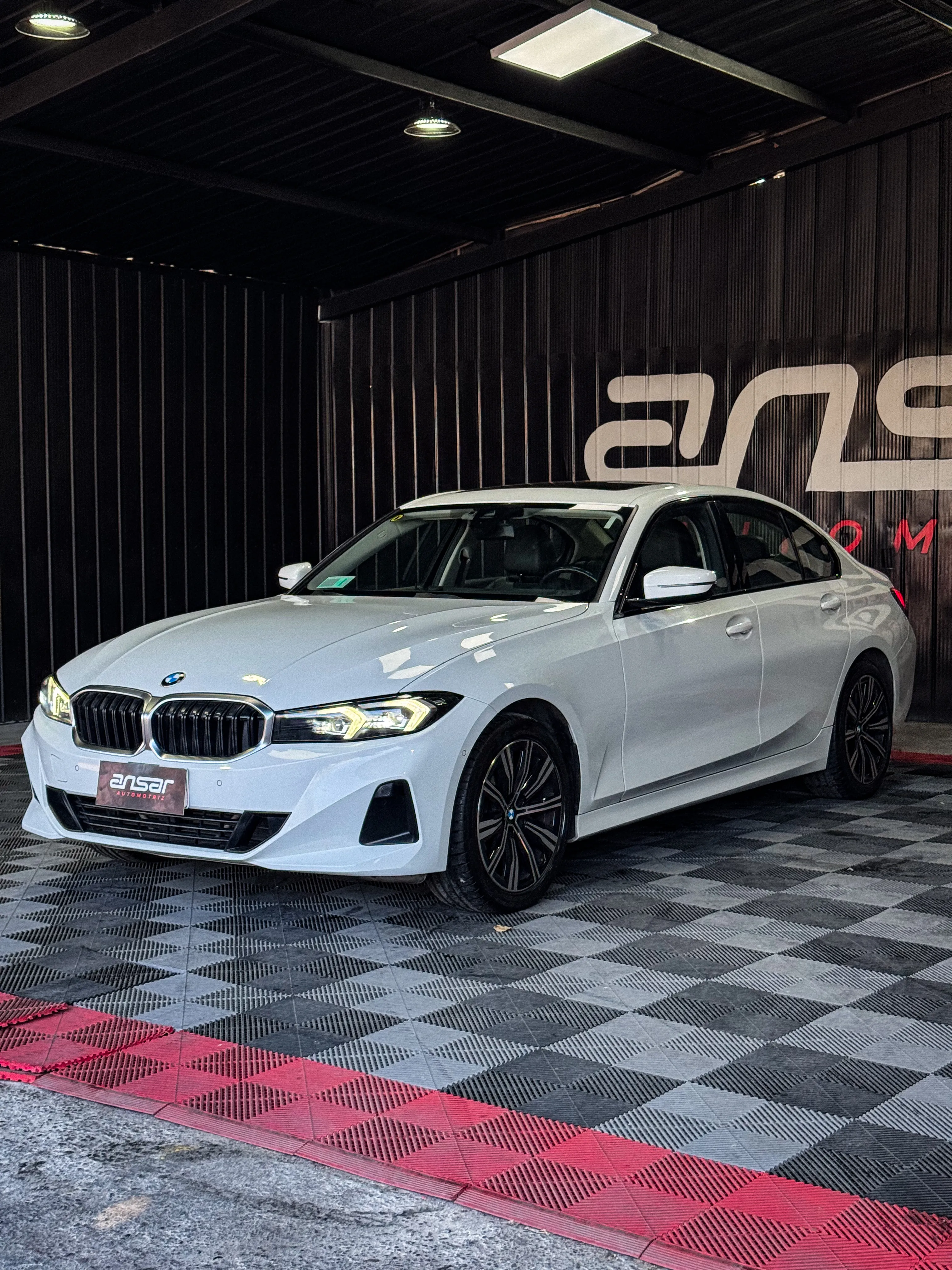 BMW 320i Dynamic