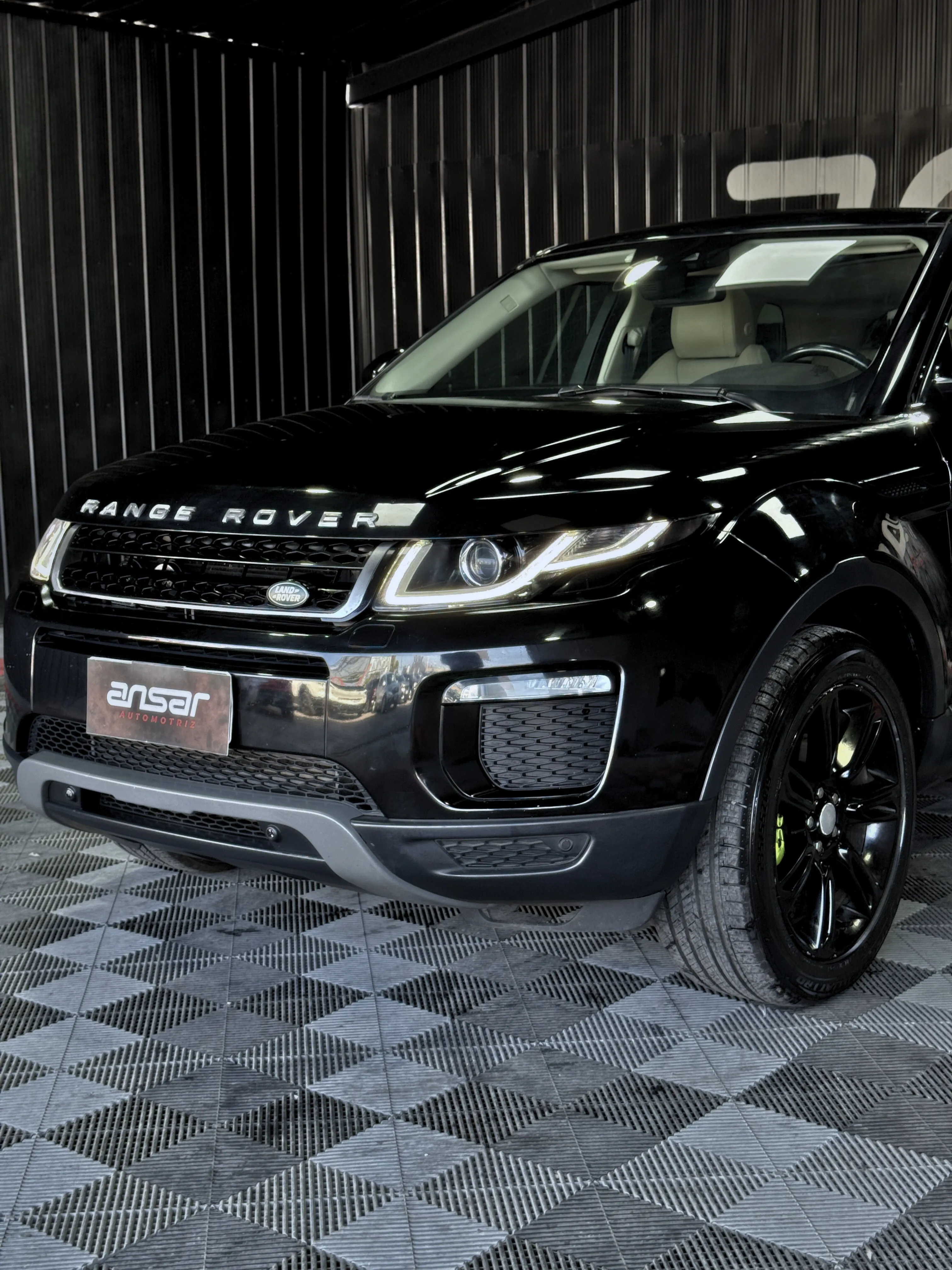LAND ROVER EVOQUE SE PLUS