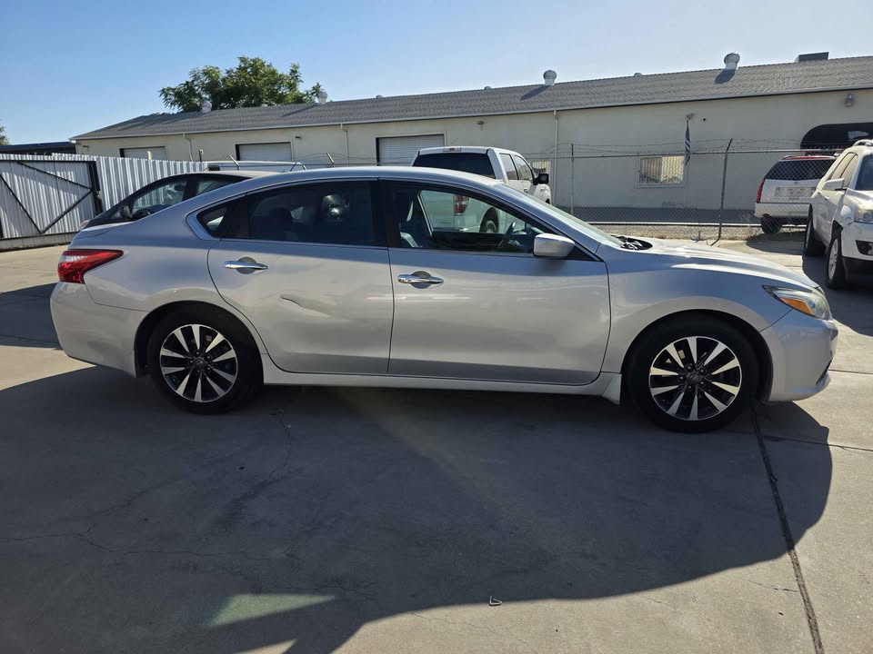 2016 Nissan Altima SV 2.5