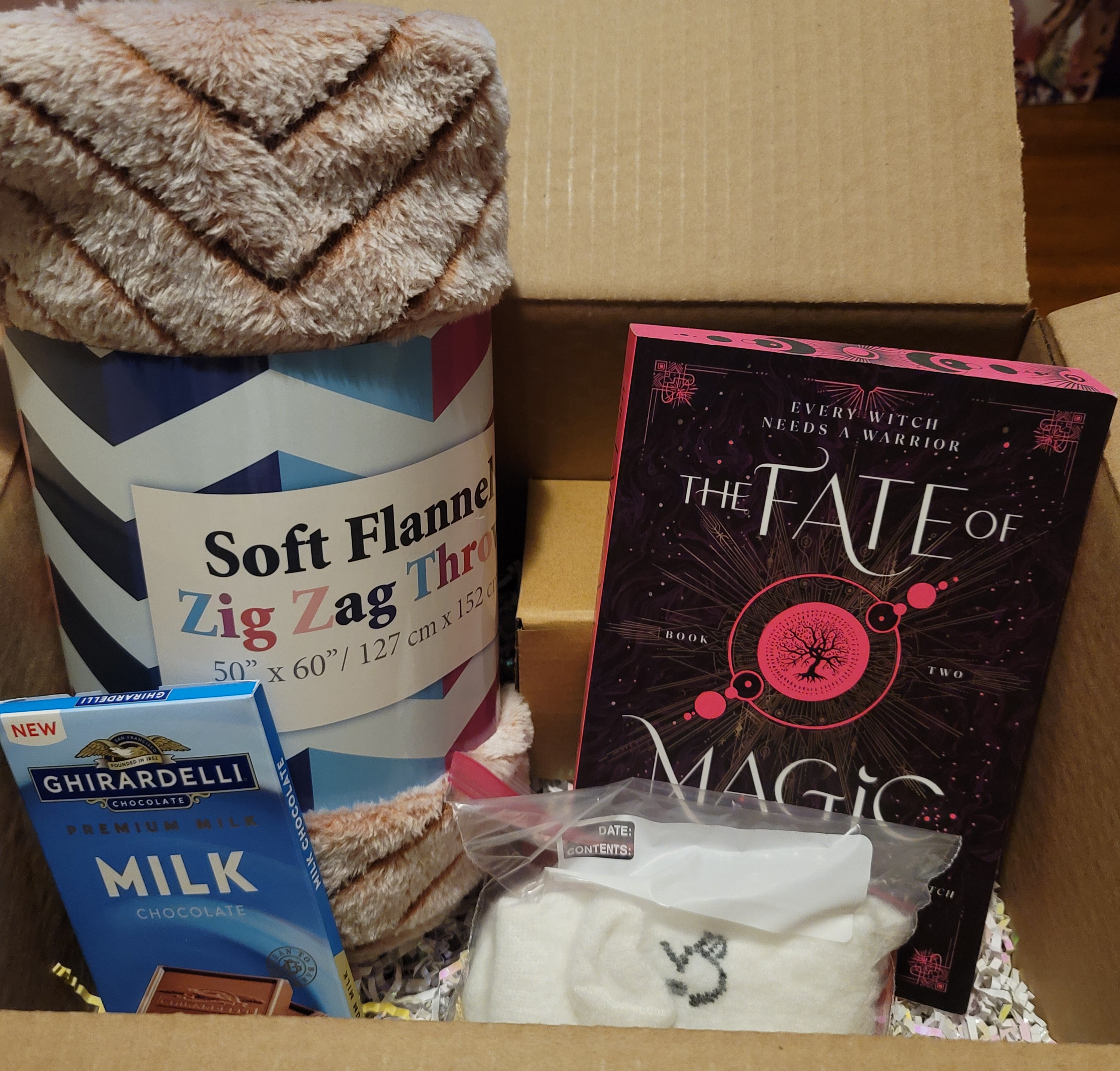 Fantasy/Romantasy Book Box