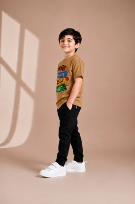 Boys' brown Skateboard T-Shirt with pants a complete set