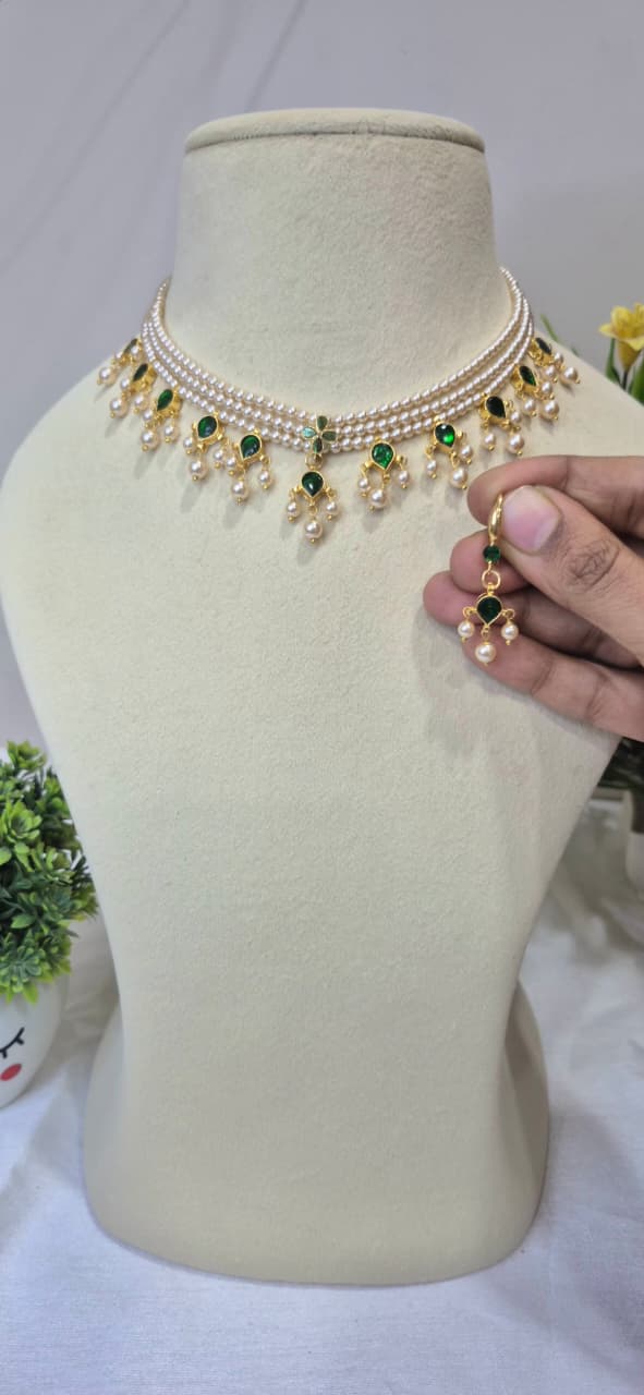 Kundan Pearl Choker Necklace Set