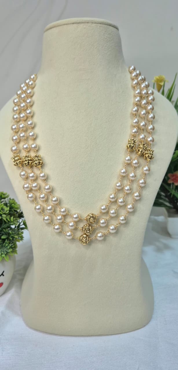 Elegant Pearl Layered Necklace