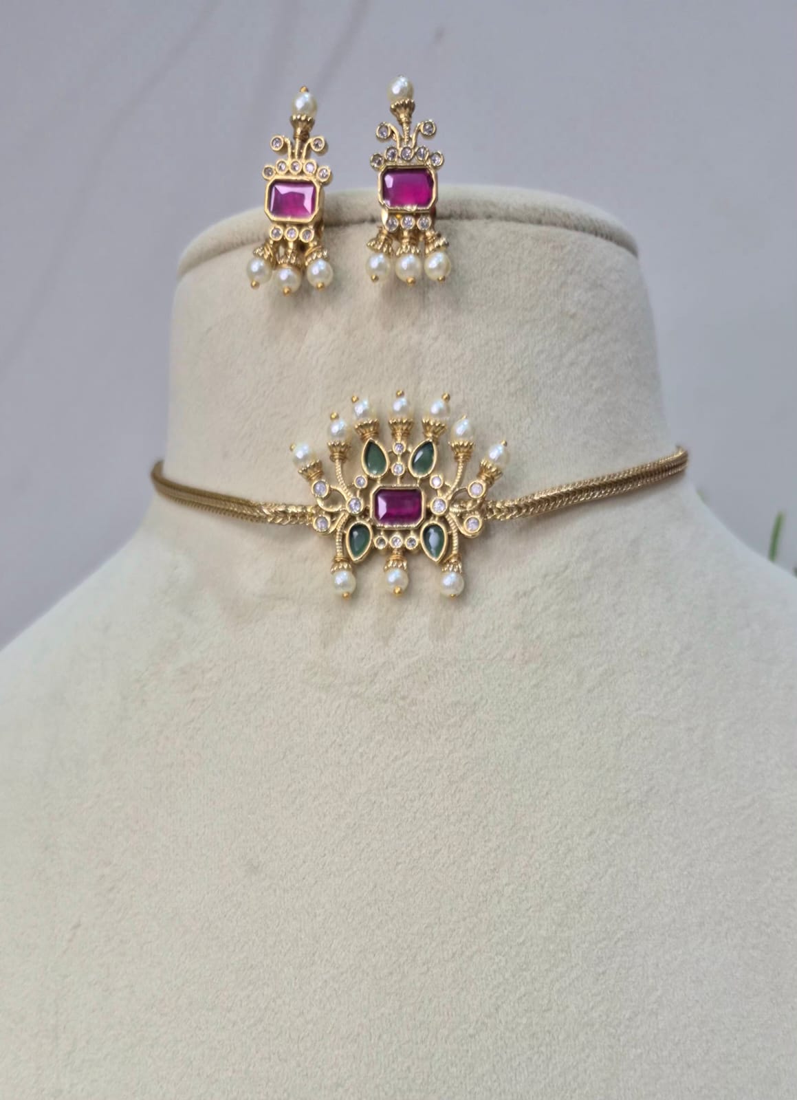 Kundan Choker Necklace Set  sukcn31