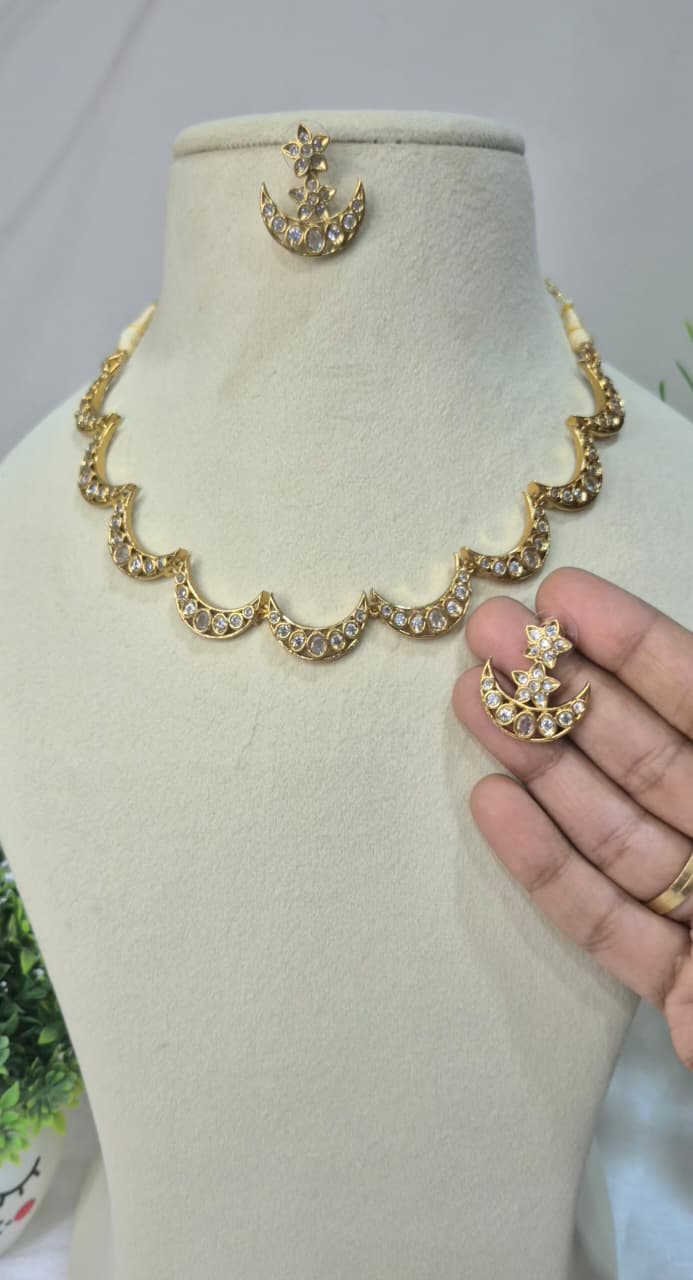 Chaand Choker Set