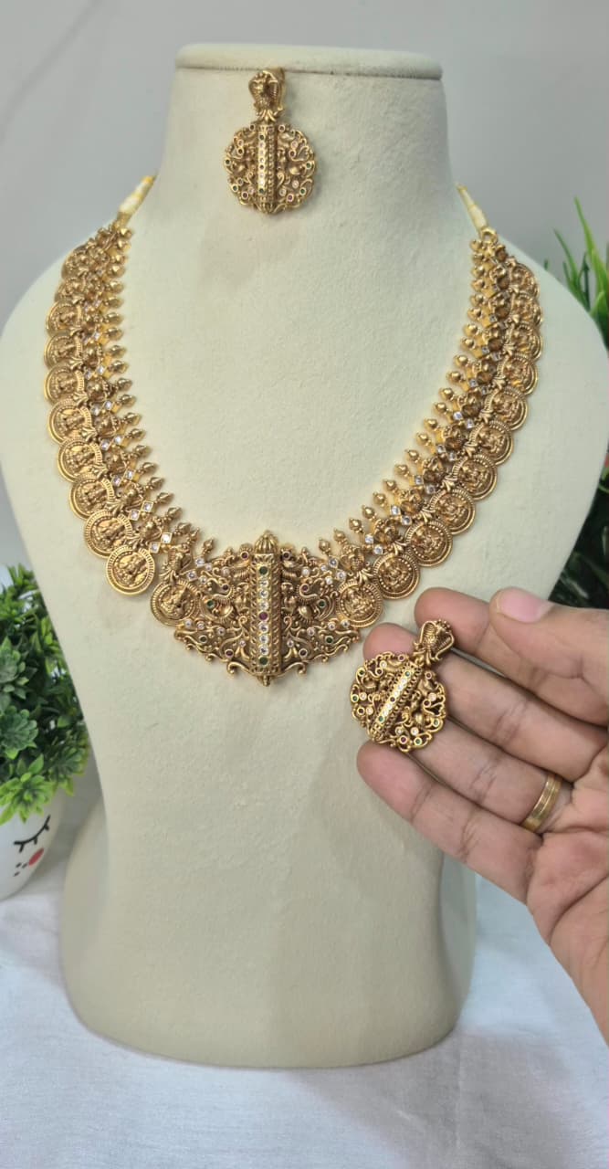 Kaasu Malai Short Necklace with Earrings