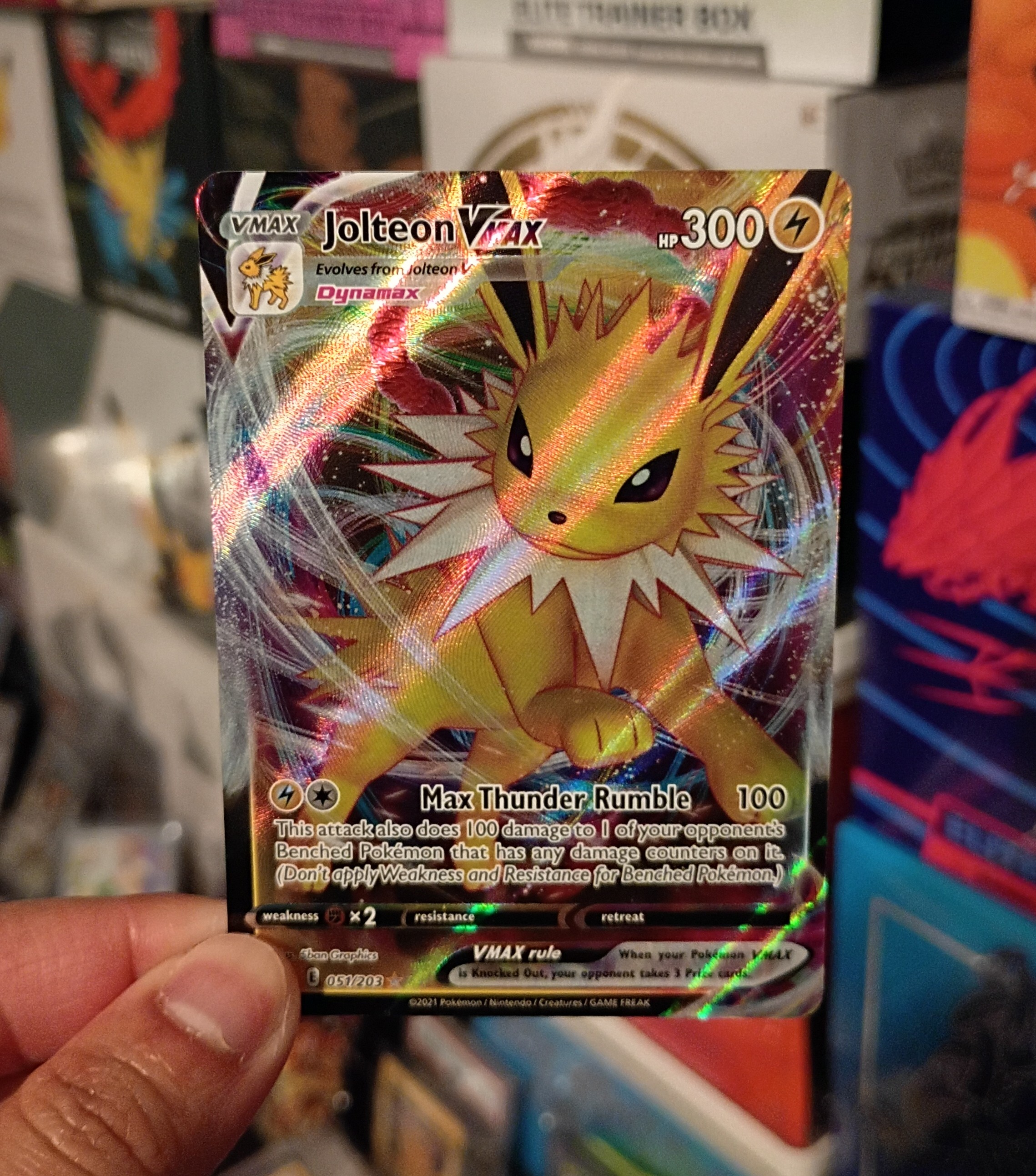Pokemon Jolteon VMAX 051/203 SWSH07: Evolving Skies Holo