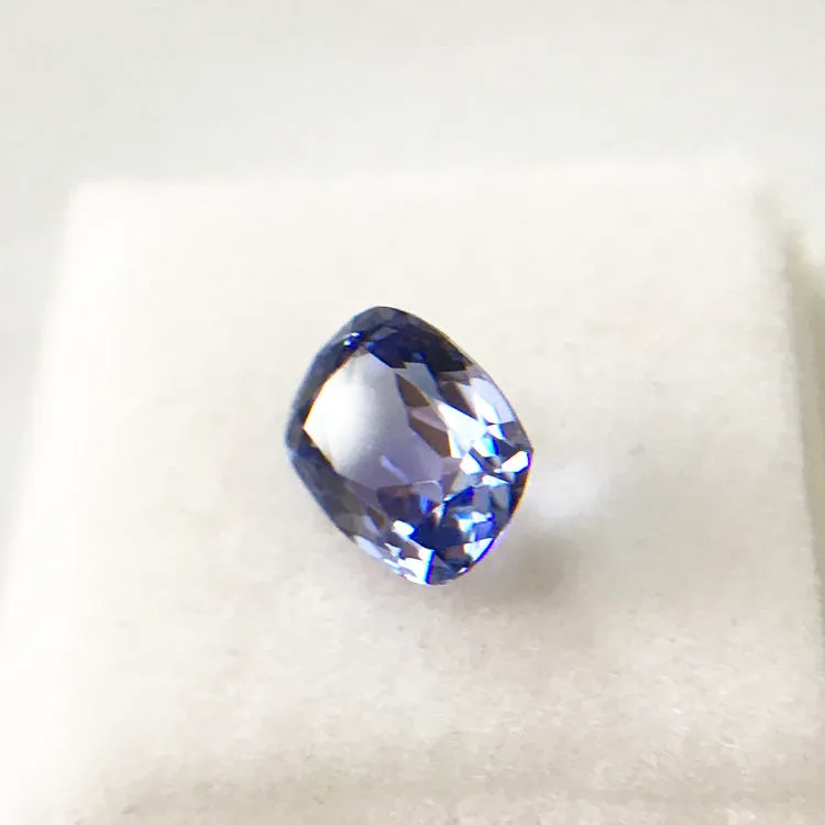 พลอยหินแทนซาไนต์แท้เพาะเลี้ยง