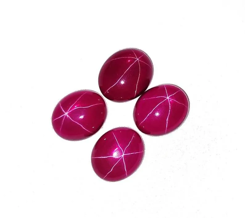 พลอยสตาร์แซฟไฟร์ สีแดง / สีน้ำเงิน