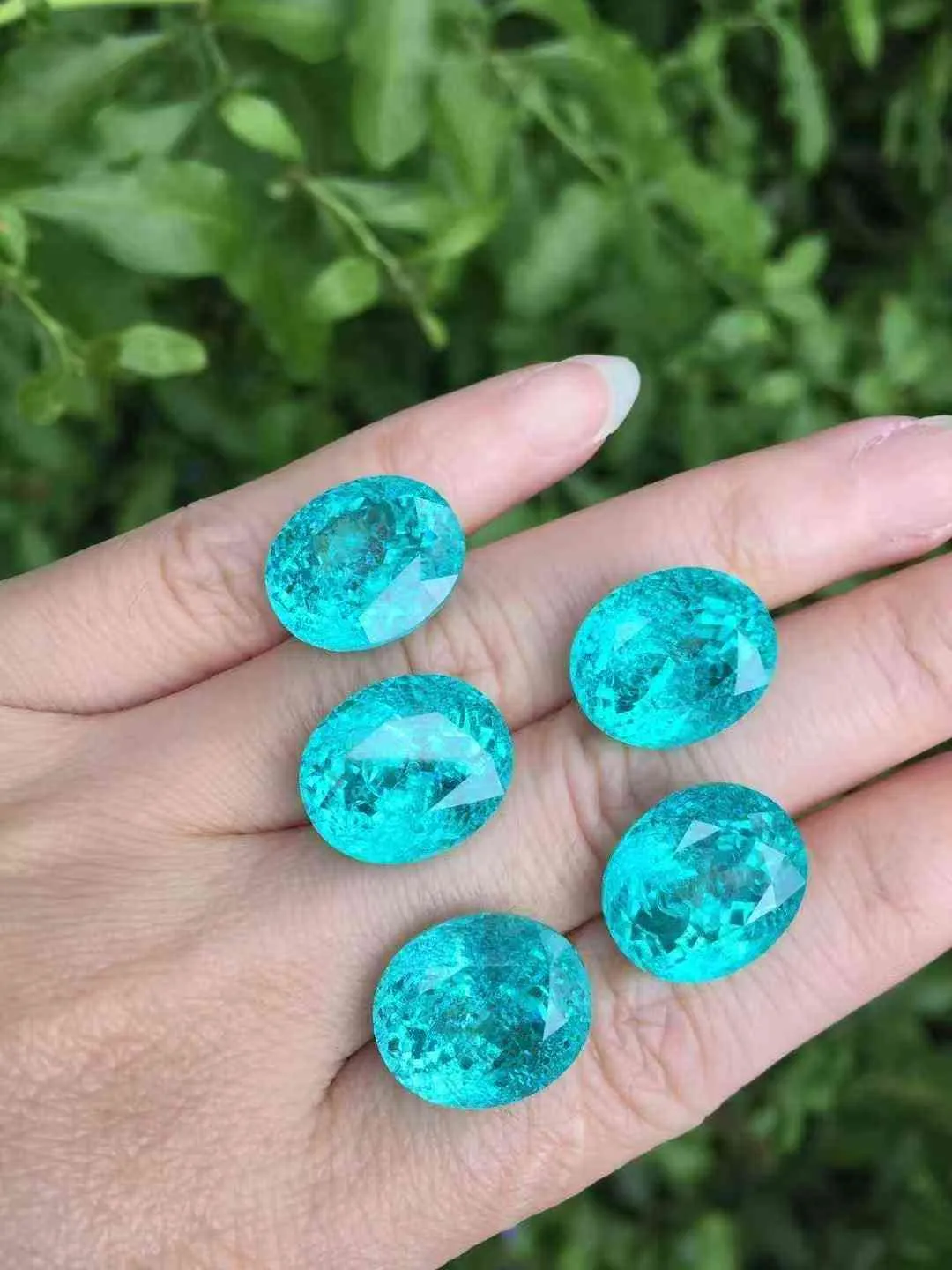 พลอยพาราอิบา ทัวร์มารีนนำแข็งสีเขียวฟ้า