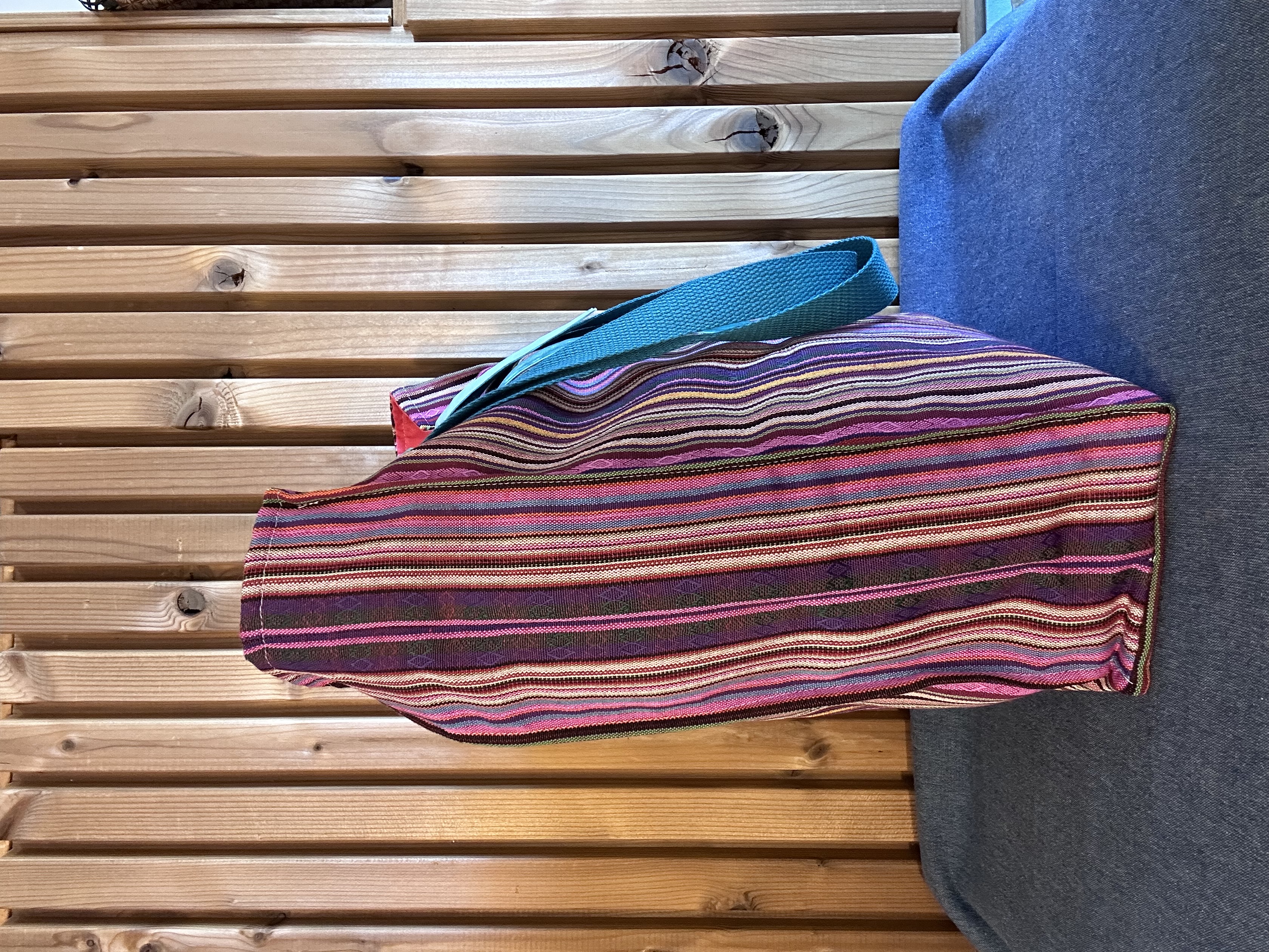 Saco Listrado com Veludo azul.