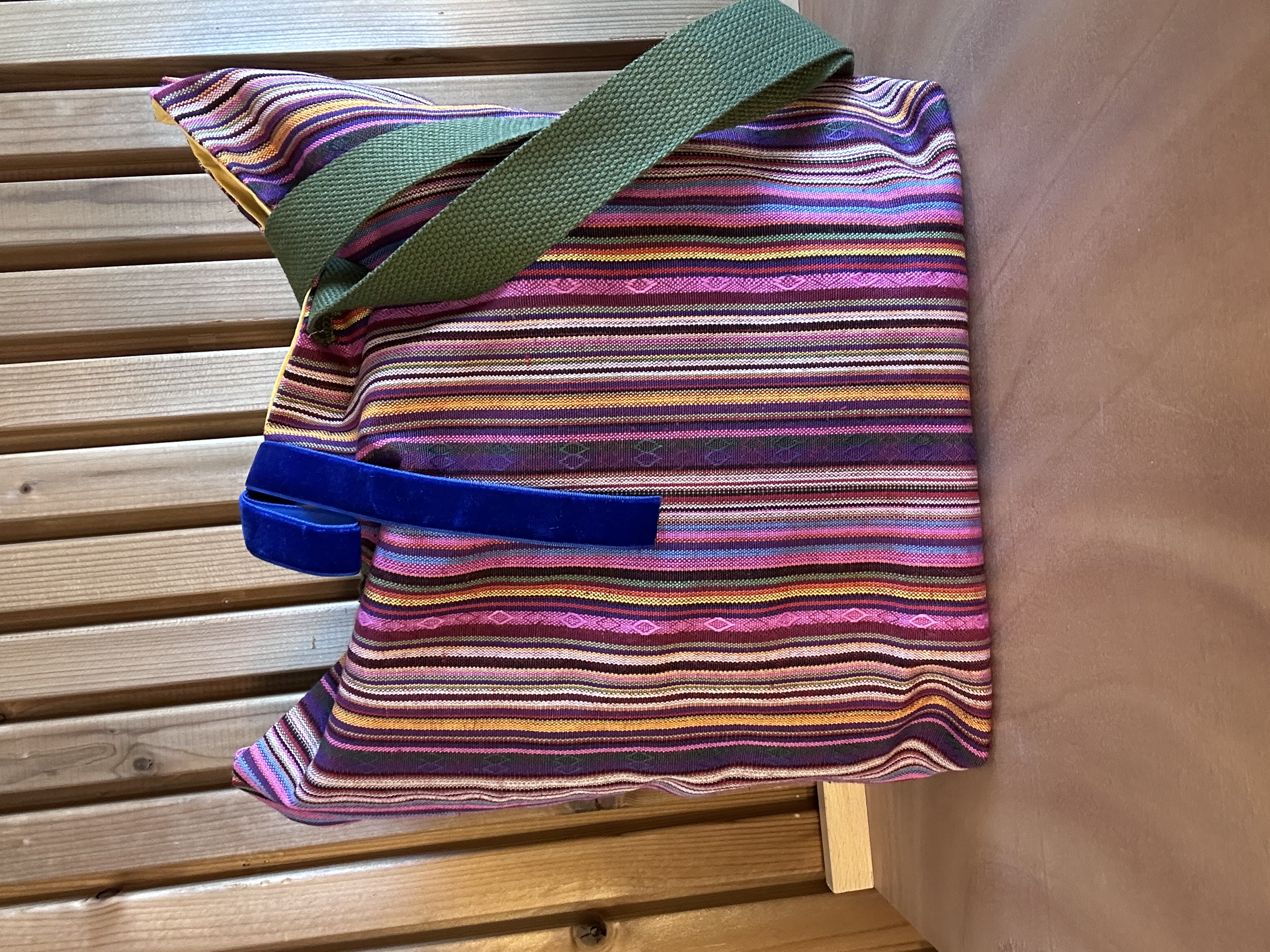 Saco Listrado com Veludo Azul