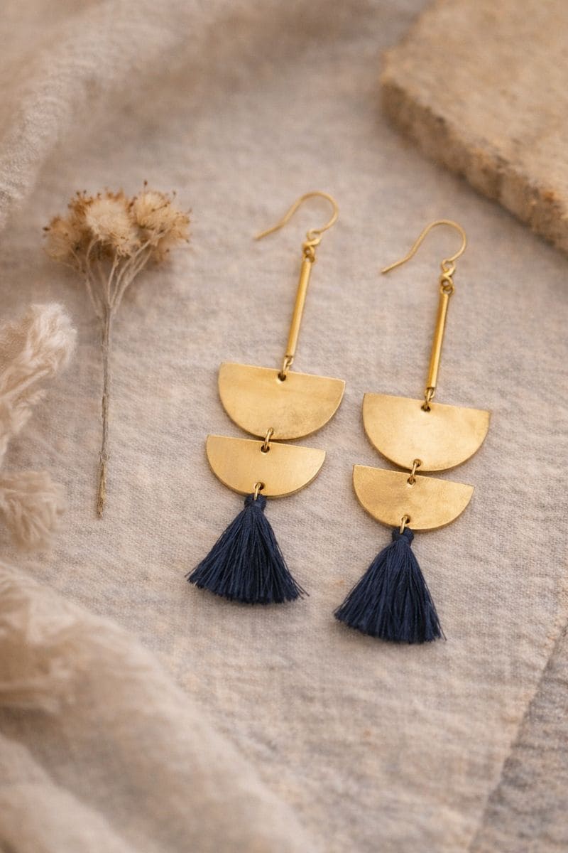 Aretes con borla azul