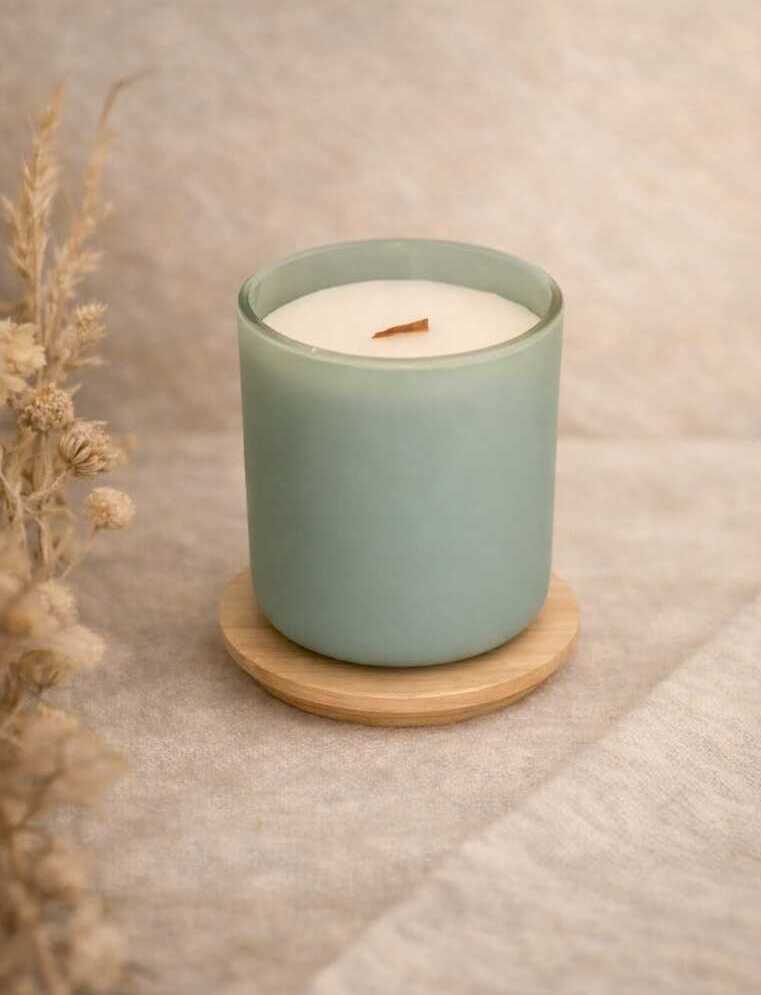 Vela aromática de Cera de Soya en vaso de cerámica verde