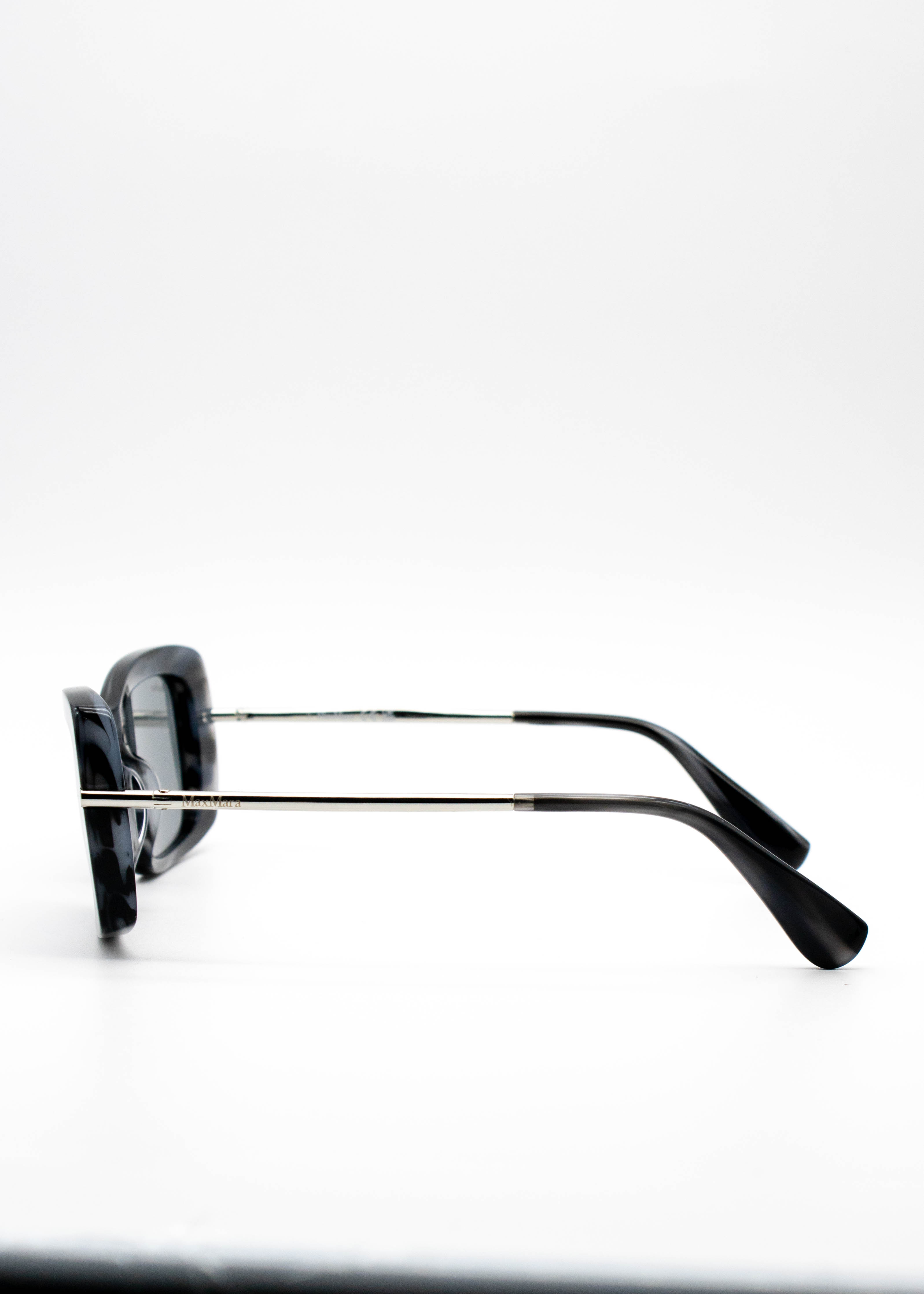 MAXMARA: Lentes de Sol Modernos