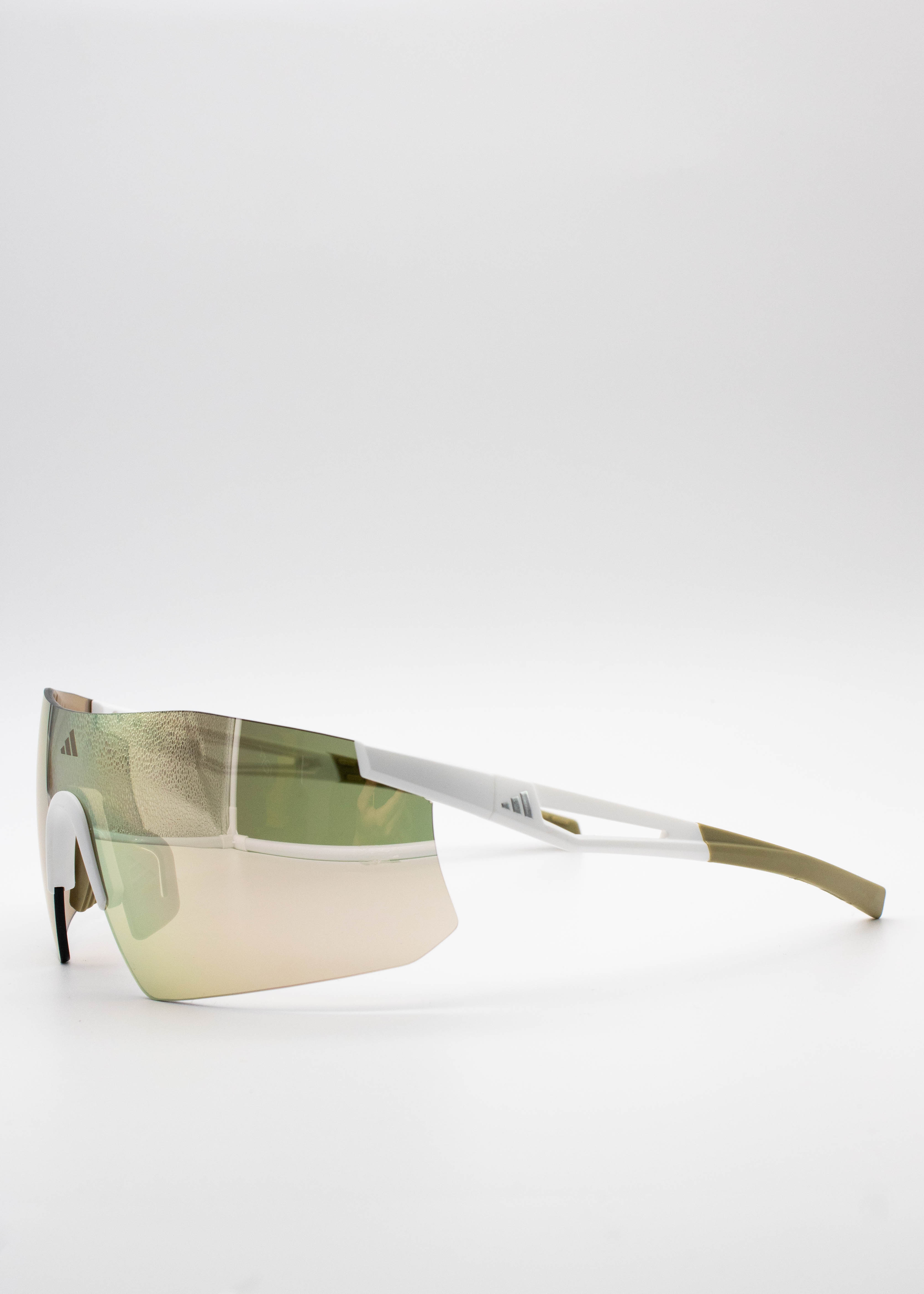 Adidas: Lentes de sol deportivos 