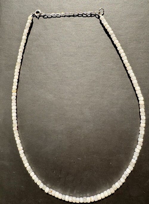 Gargantilla de piedra luna facetada 