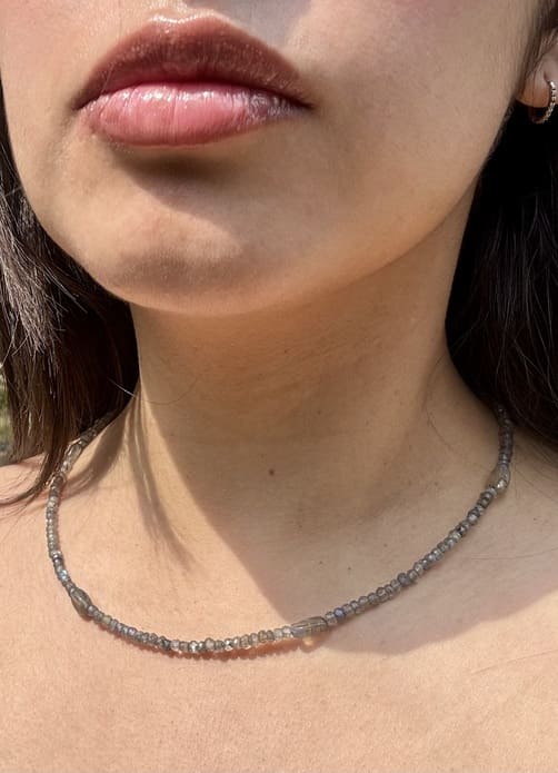 Collar de piedras naturales