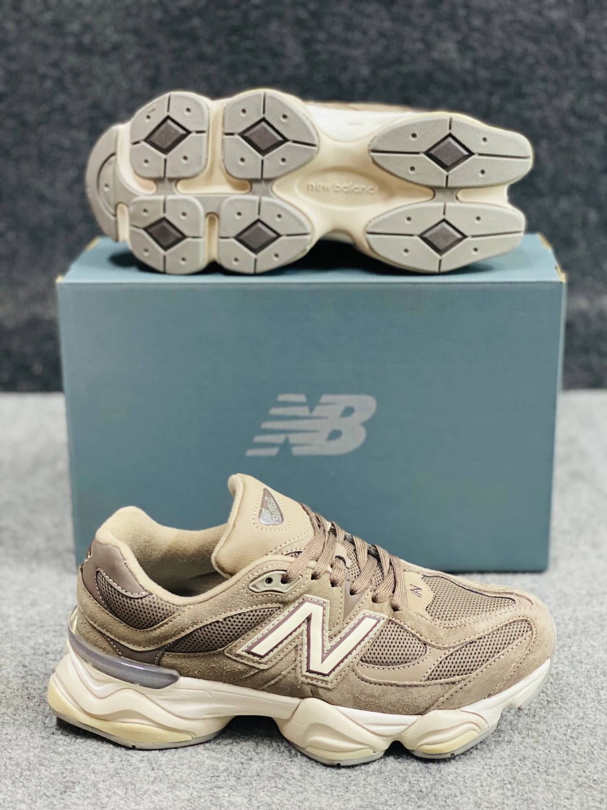 New Balance Chunky Sneakers