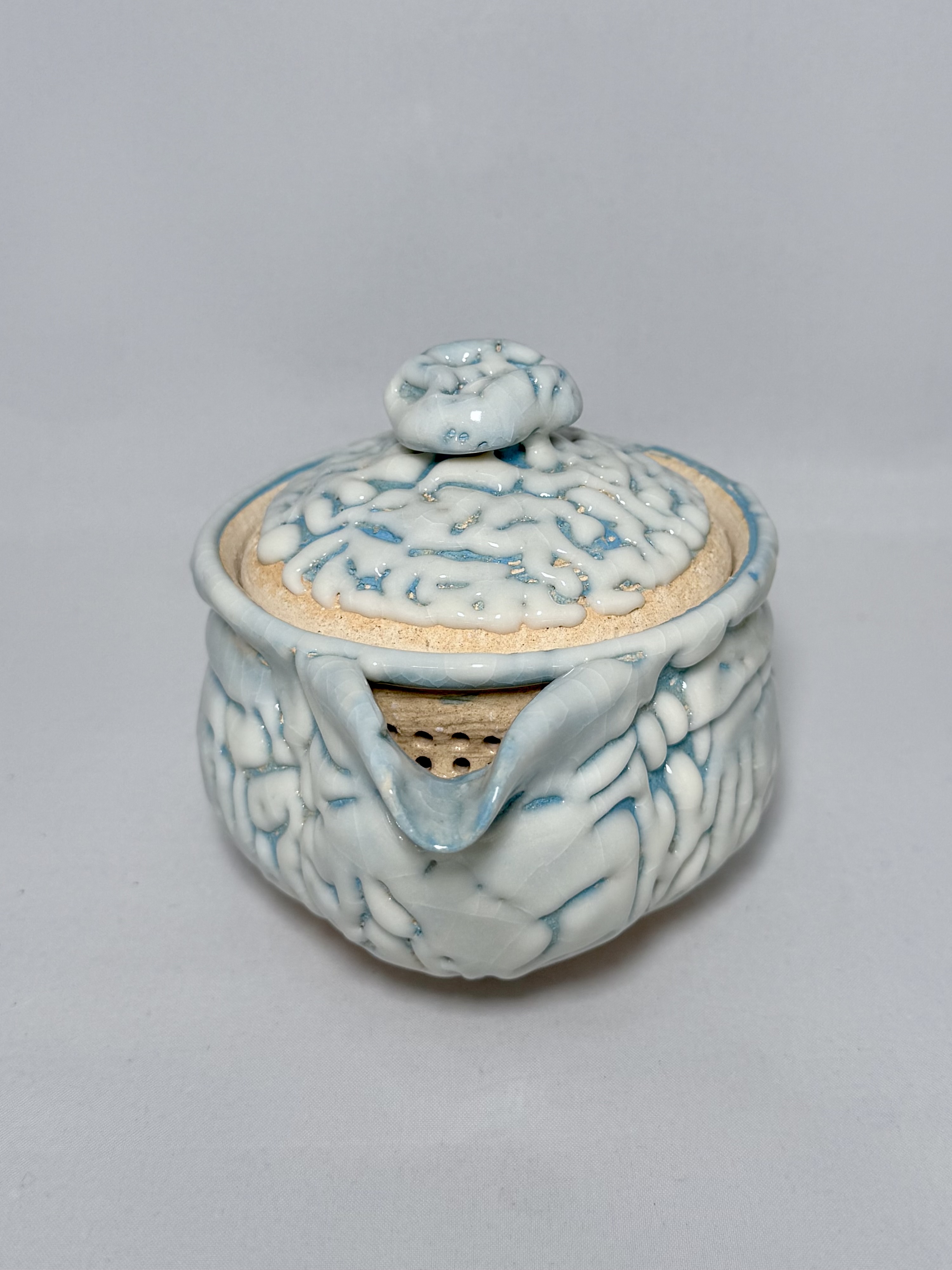 Teapot by Futaba Yukihisa