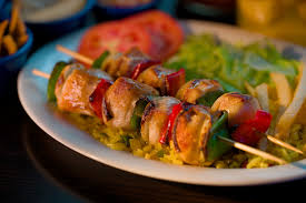 Brochetas + queso/Skewers + cheese