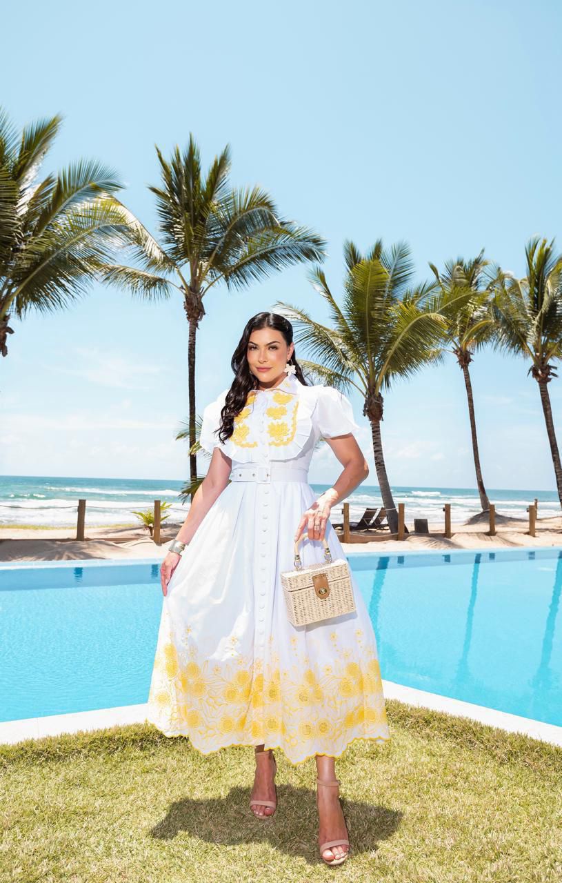 Vestido bordado amarelo