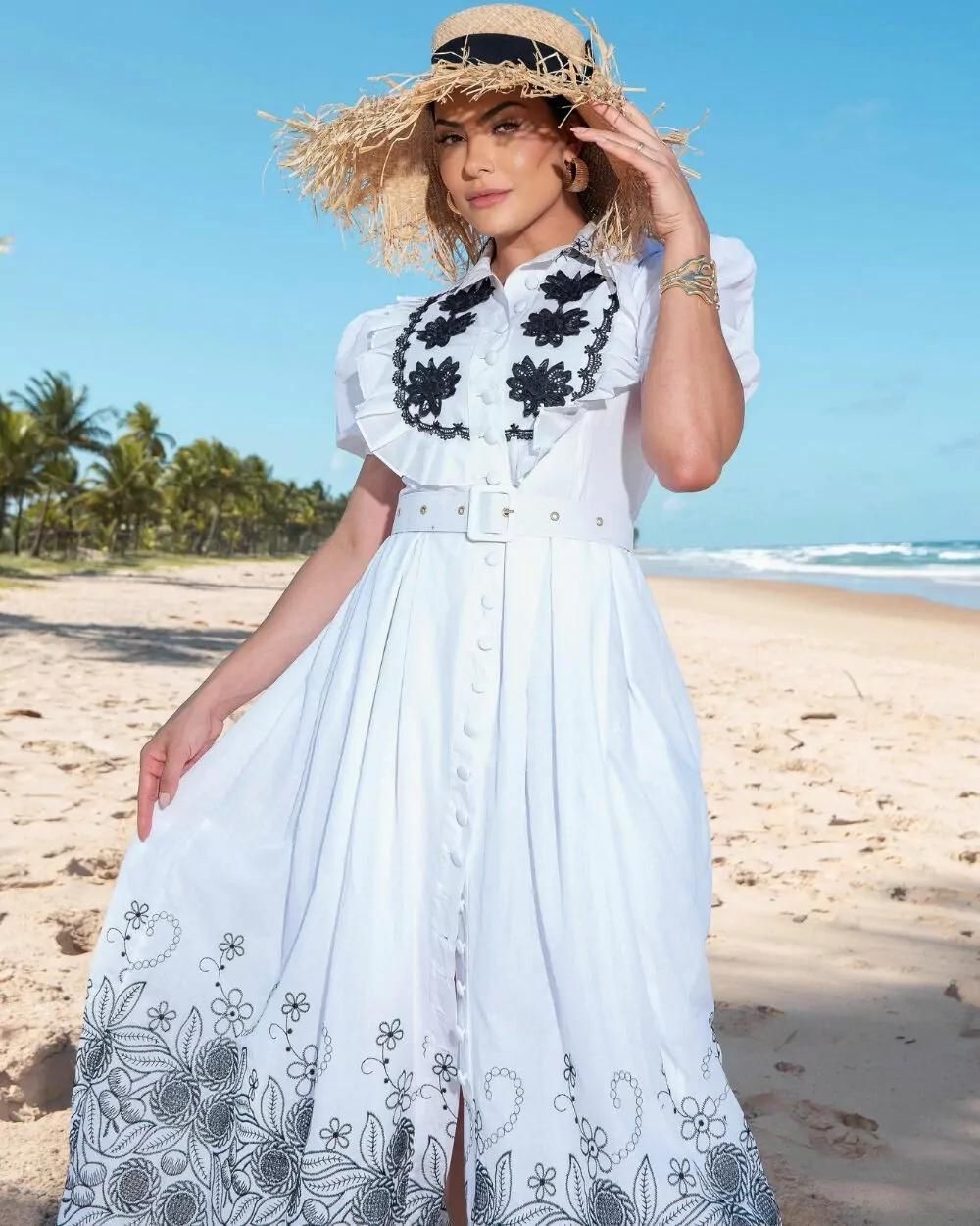 Vestido bordado preto 