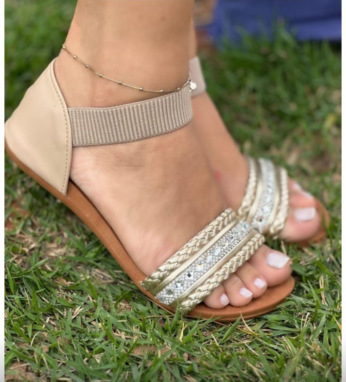 Sandália Rasteira ortopédica metálica 