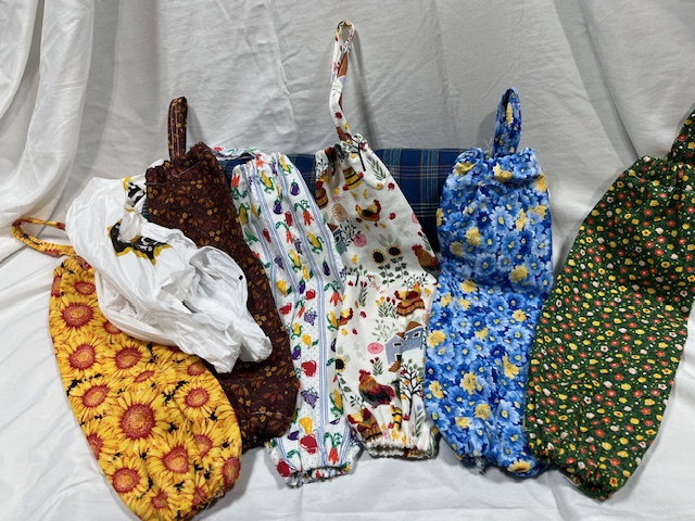 Floral Fabric Plastic Bag Holderz