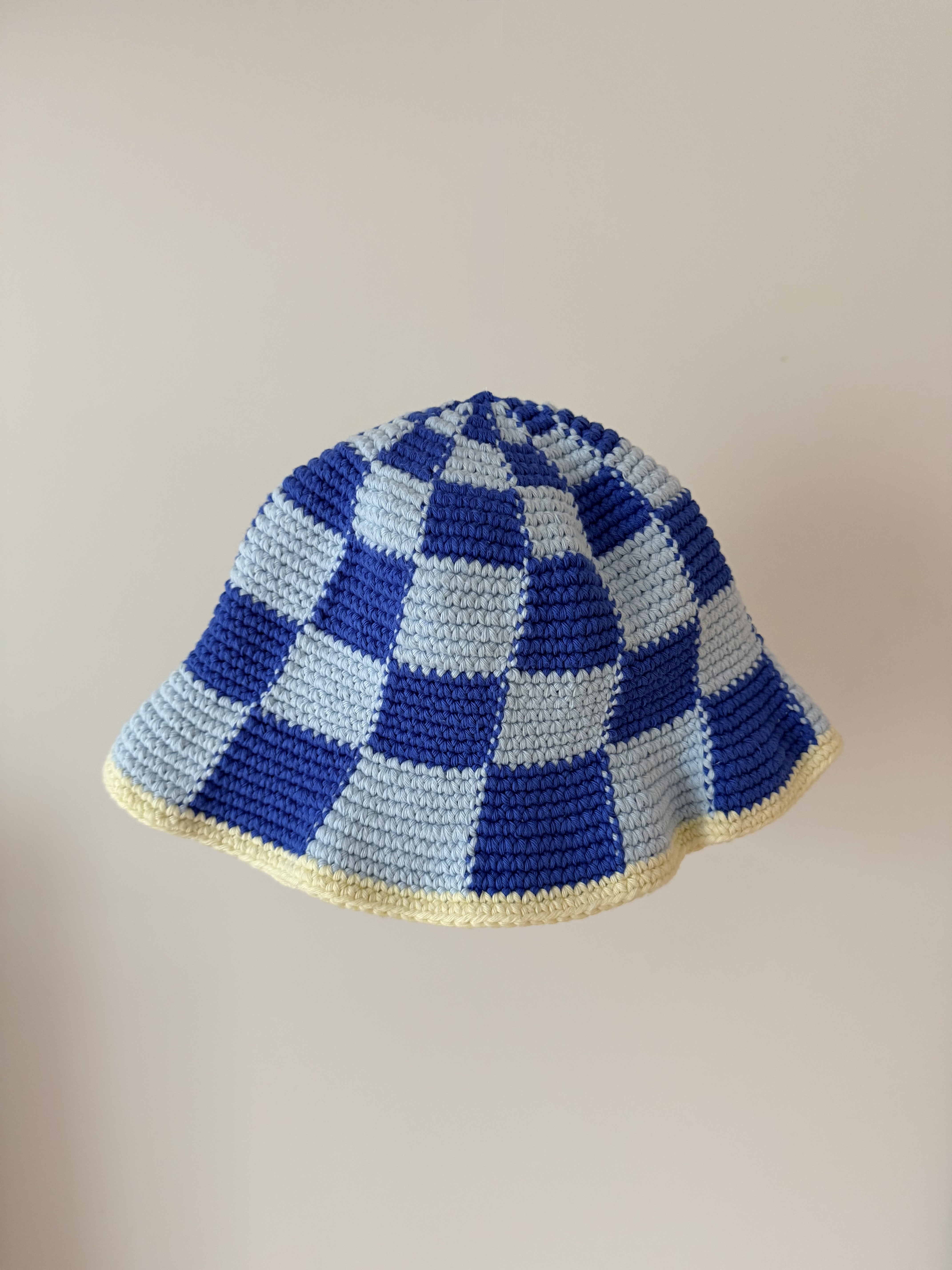 Bucket kepurė - šachmatinis raštas