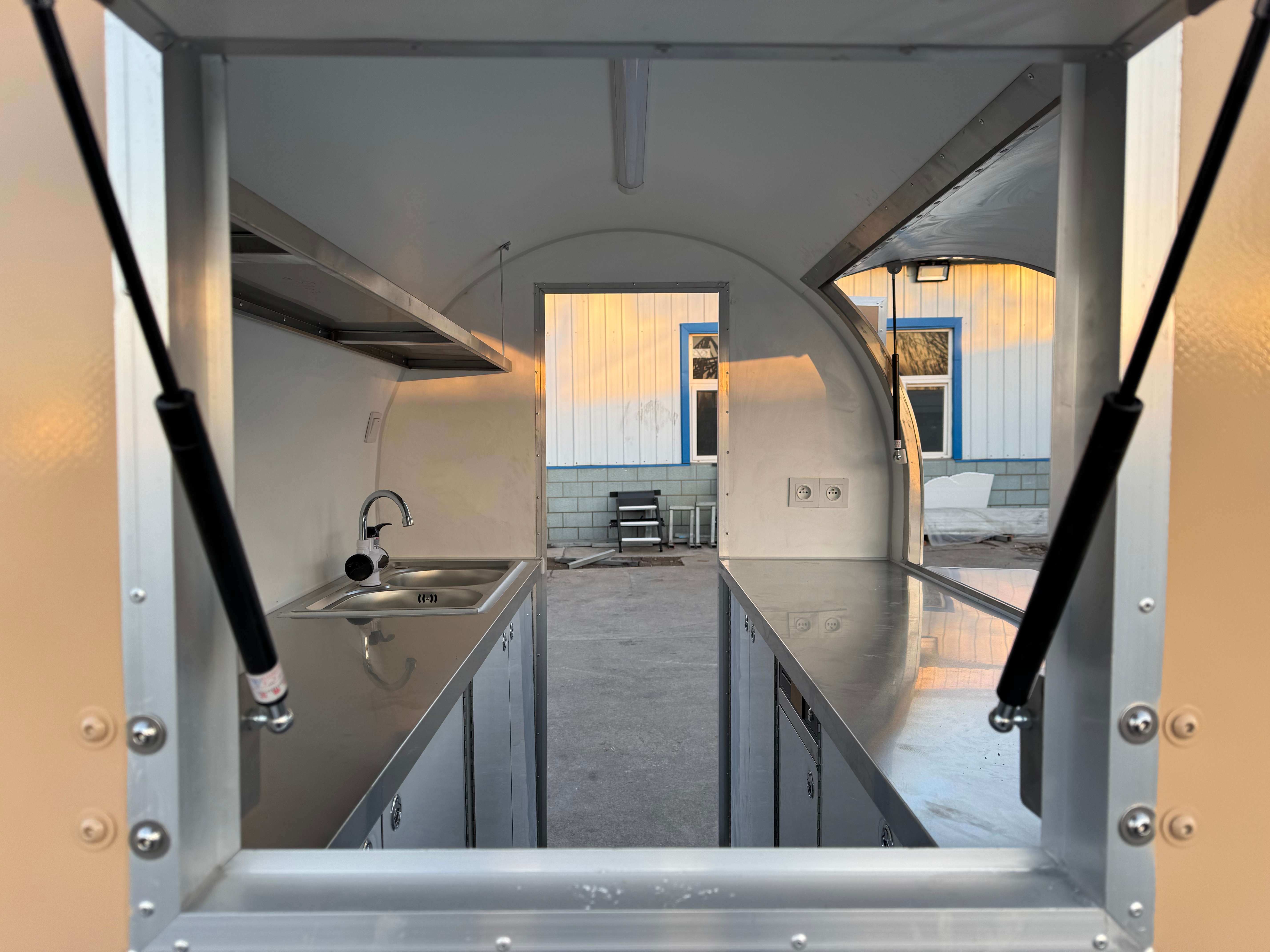 Foodtrailer TF-DR Nouvelle Génération 220x160 Beige