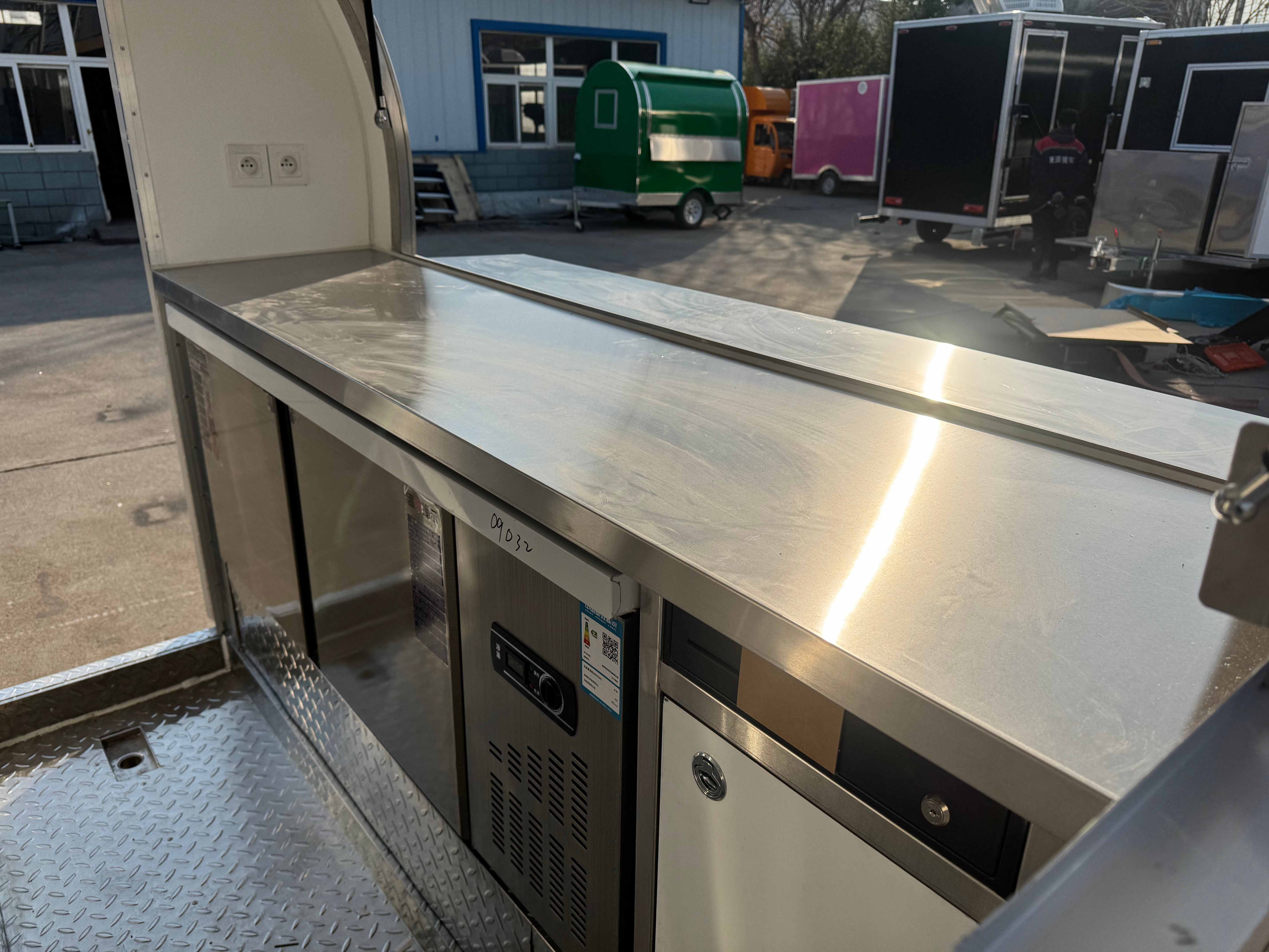 Foodtrailer TF-DR Nouvelle Génération 220x160 Noir