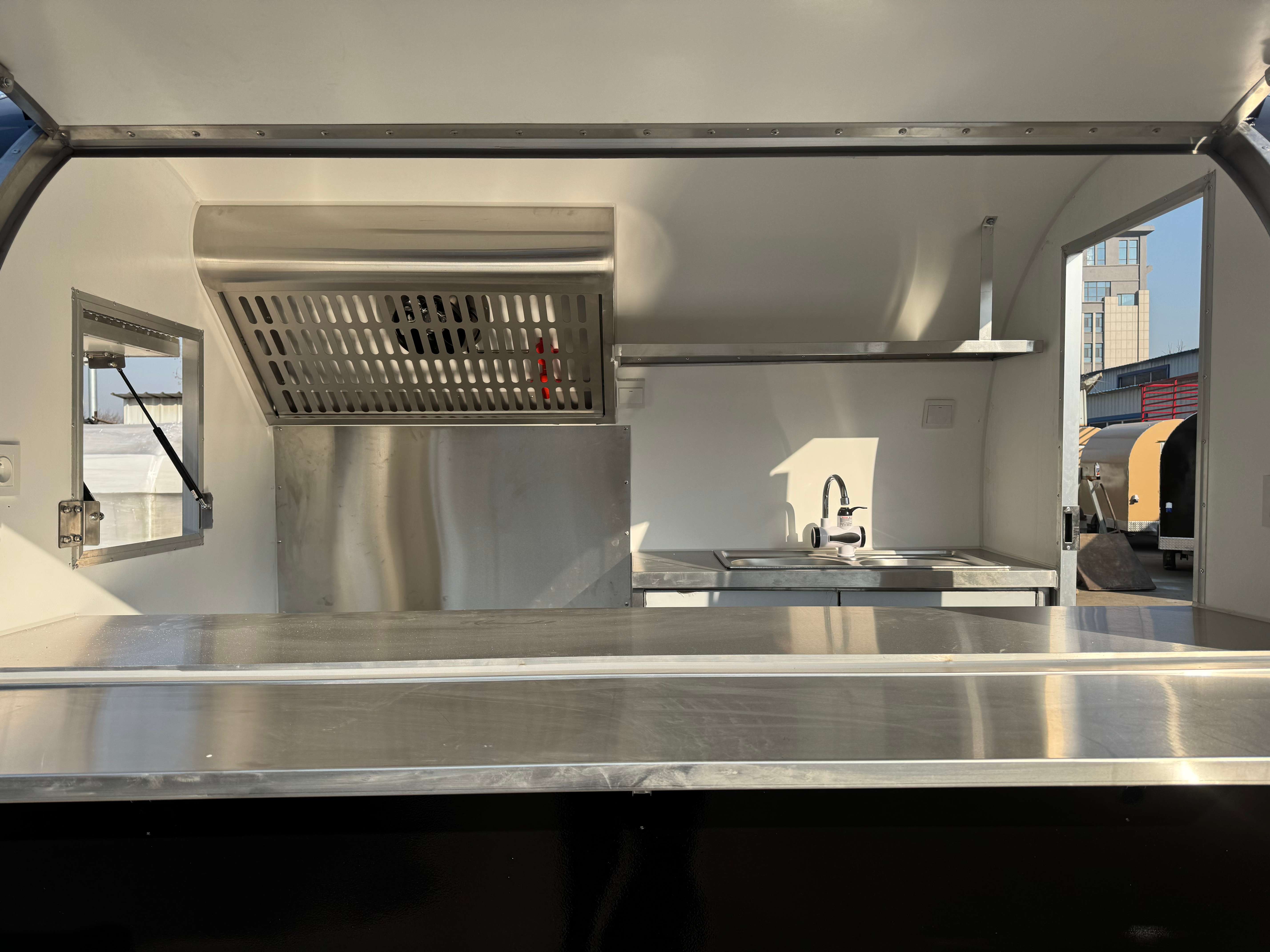 Foodtrailer TF-DR Nouvelle Génération 220x160 Noir