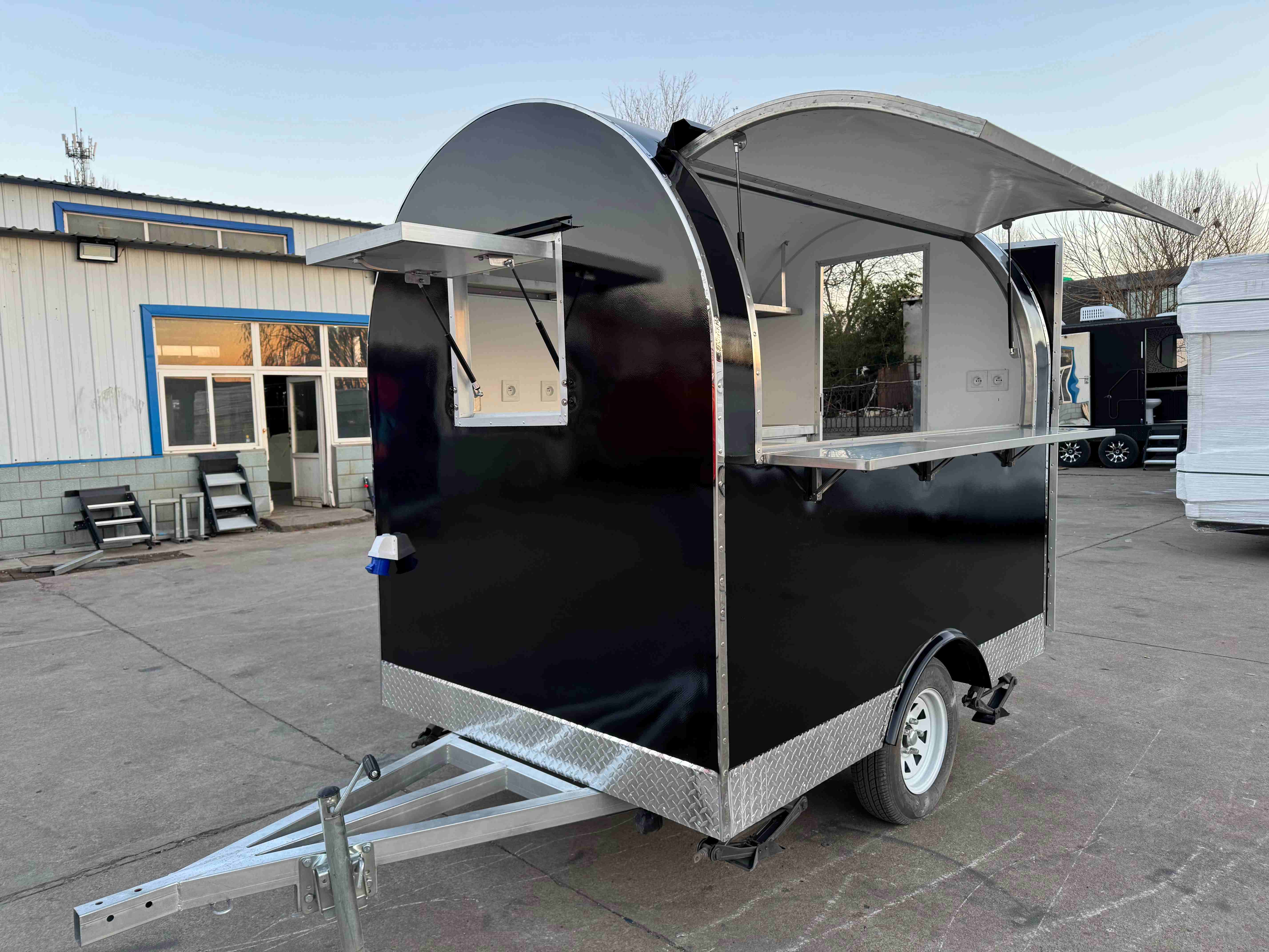 Foodtrailer TF-DR Nouvelle Génération 220x160 Noir Frigo/congel