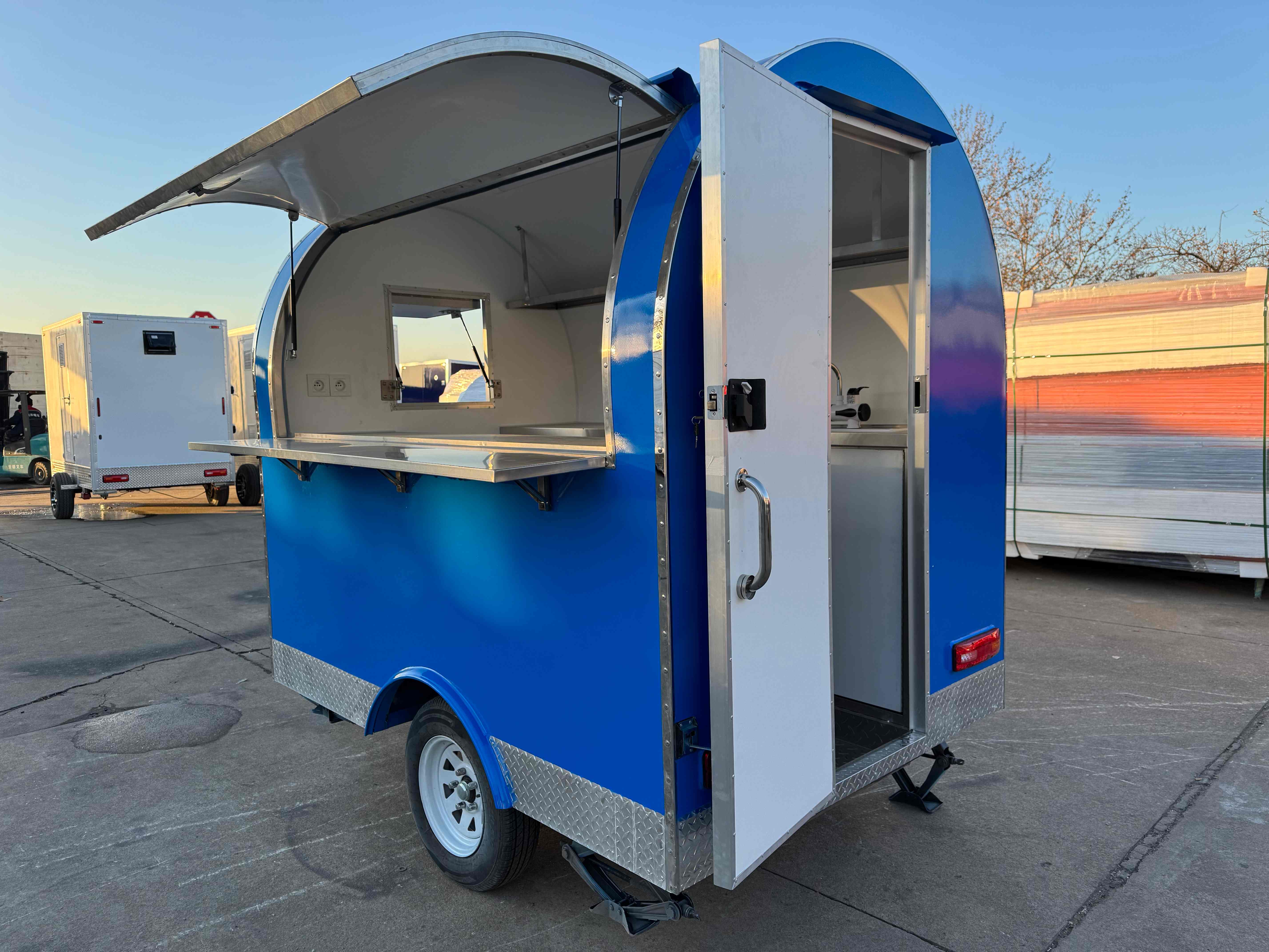 Foodtrailer TF-DR Nouvelle Génération 220x160 Bleu ciel Frigo/congel
