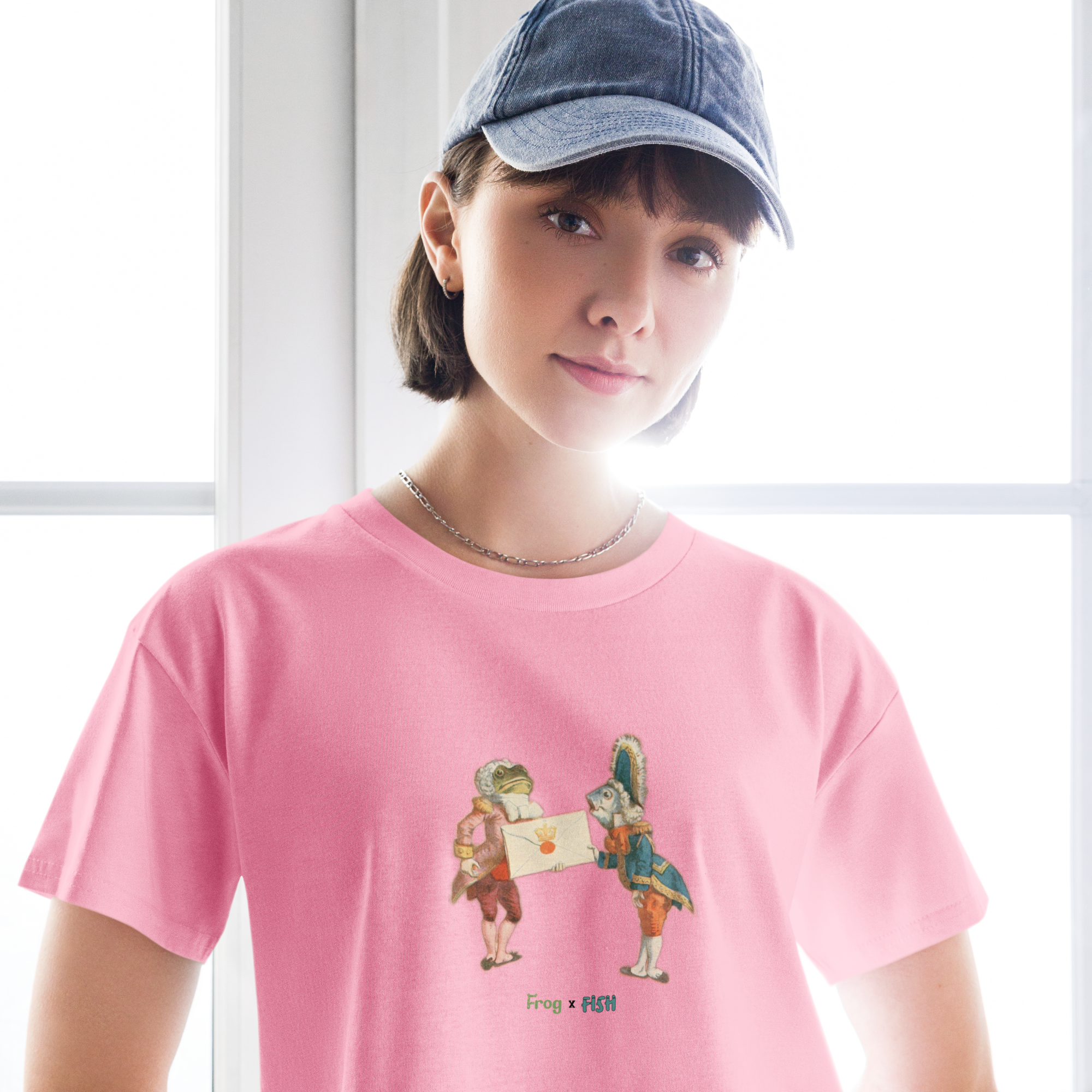 Alice in Wonderland "Frog x Fish" - Women’s crop top