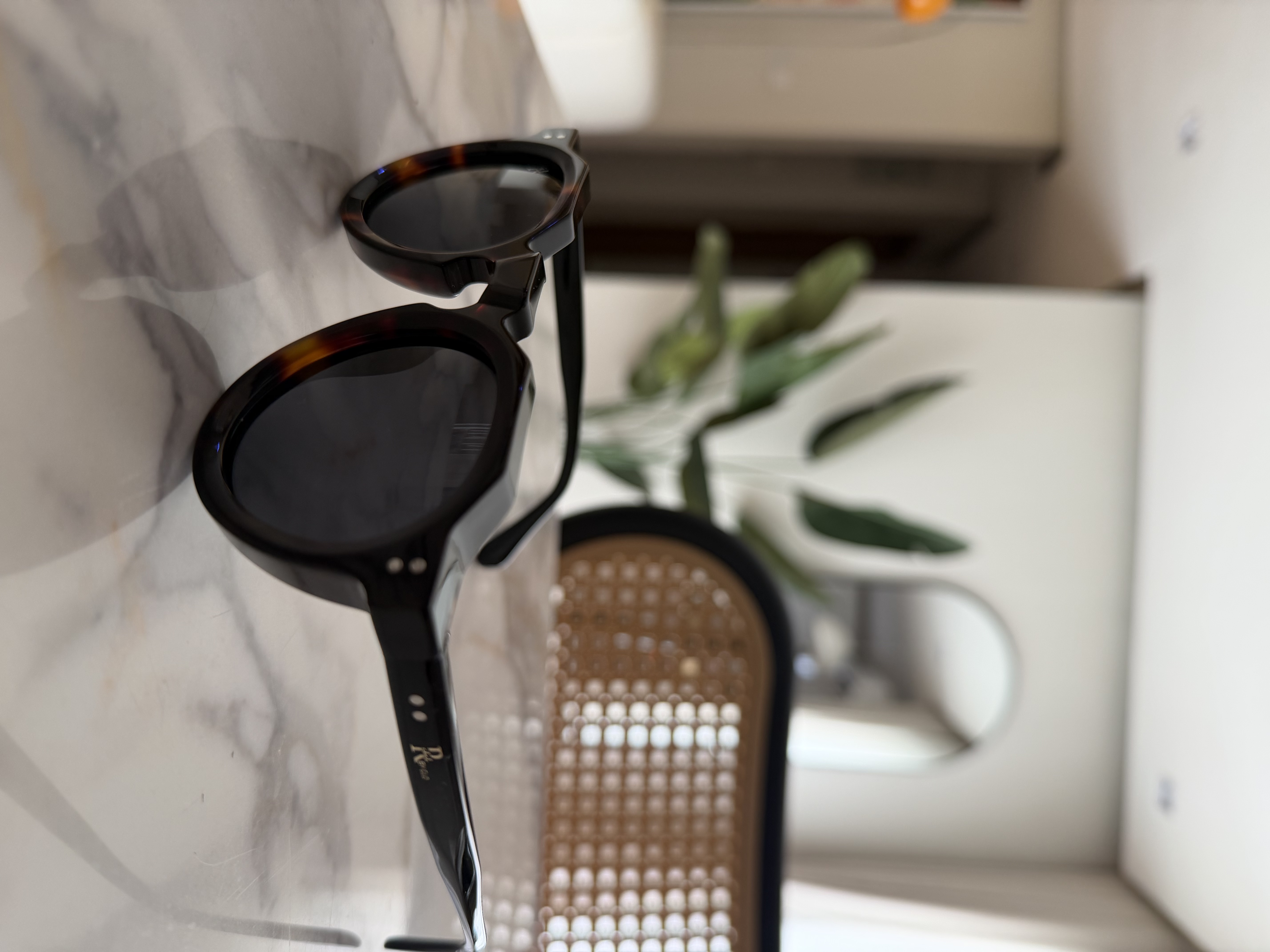 Ken tort - dark lens