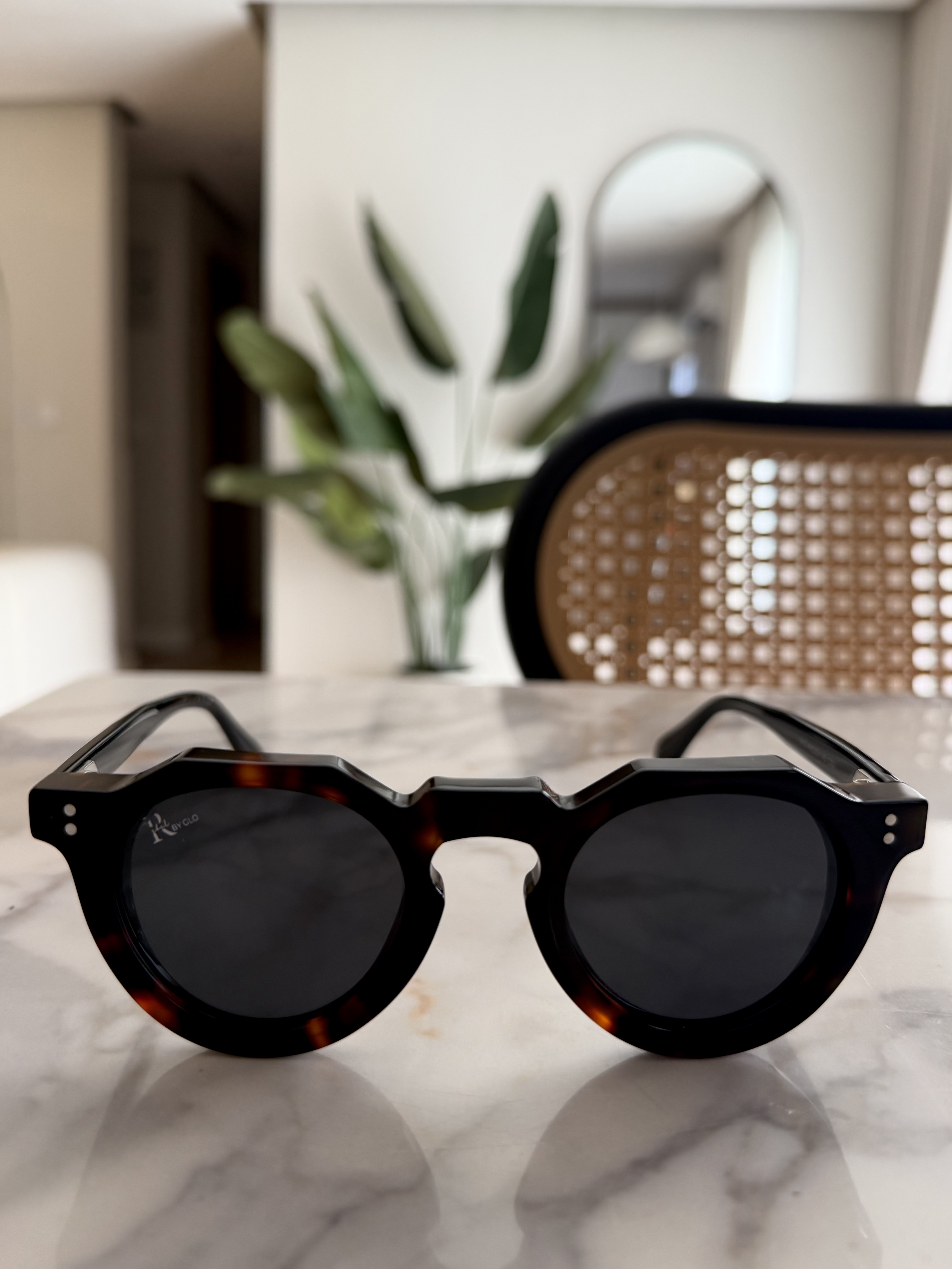 Ken tort - dark lens