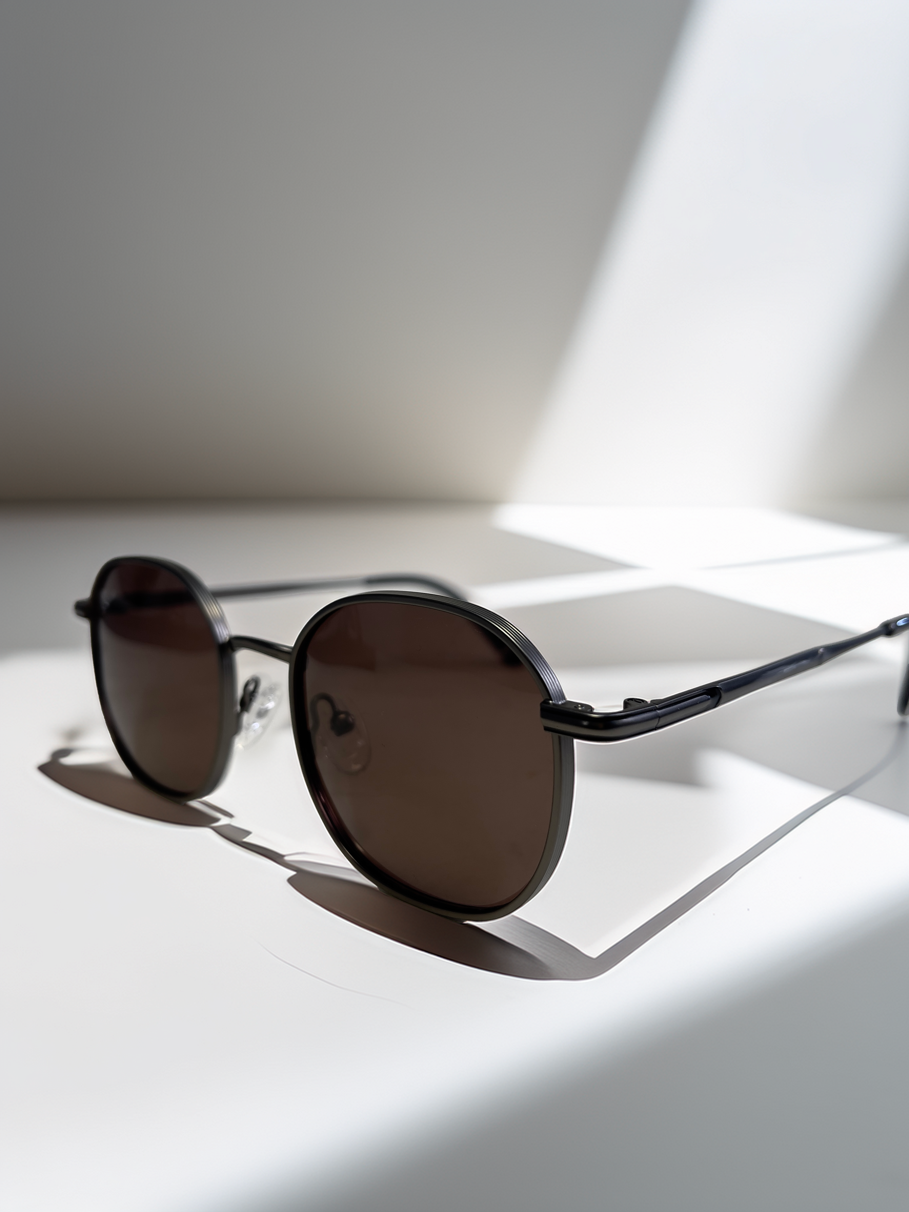 Trigger - dark brown