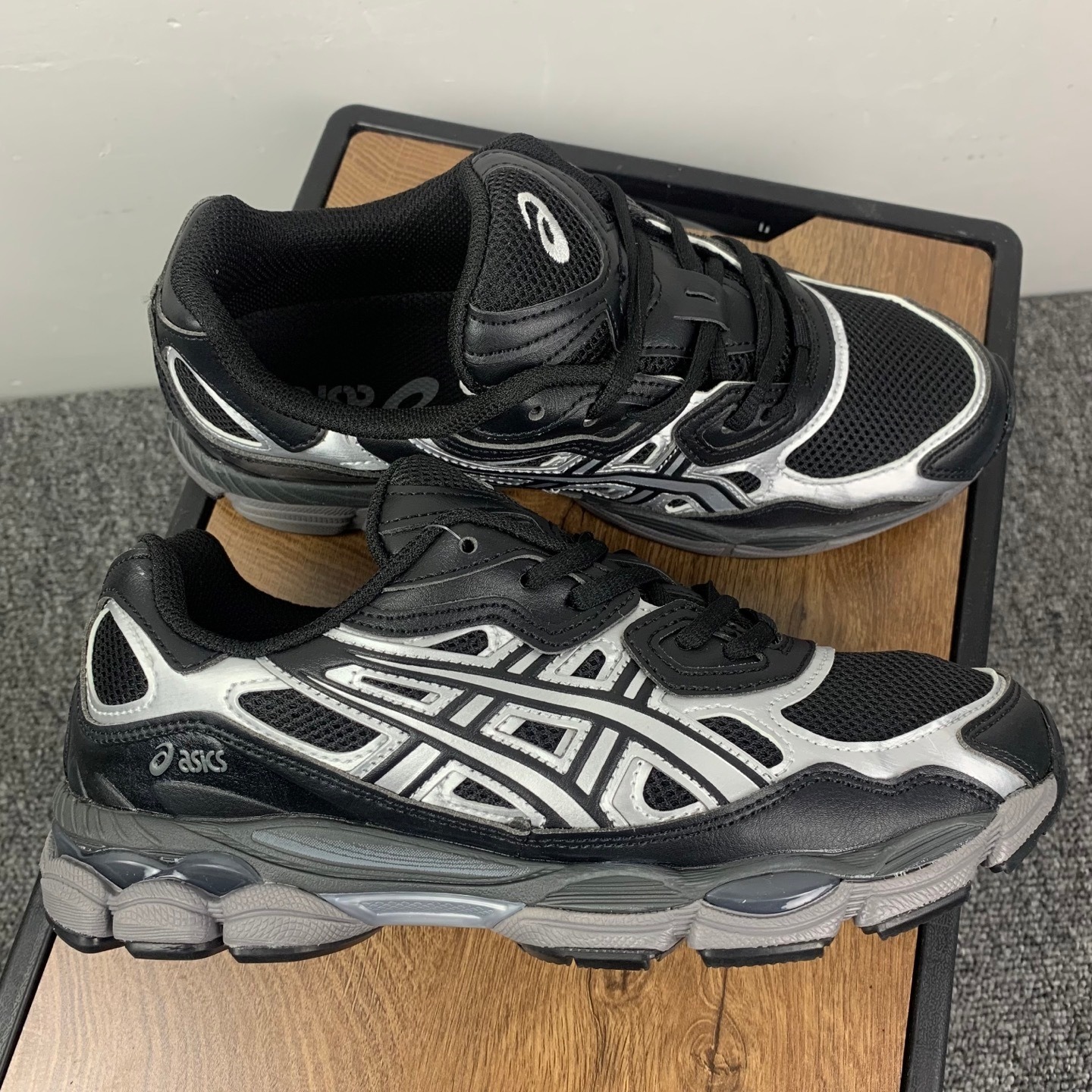 assics gel-nyc graphite