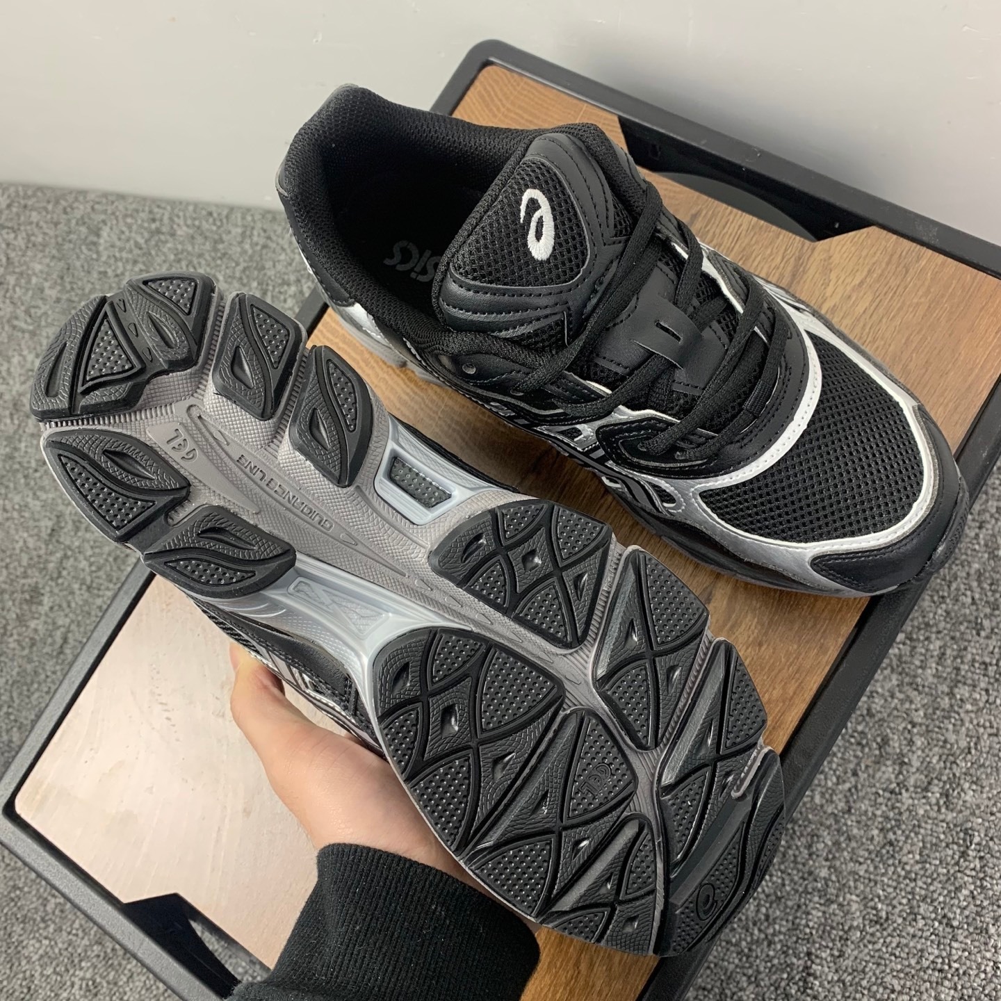 assics gel-nyc graphite