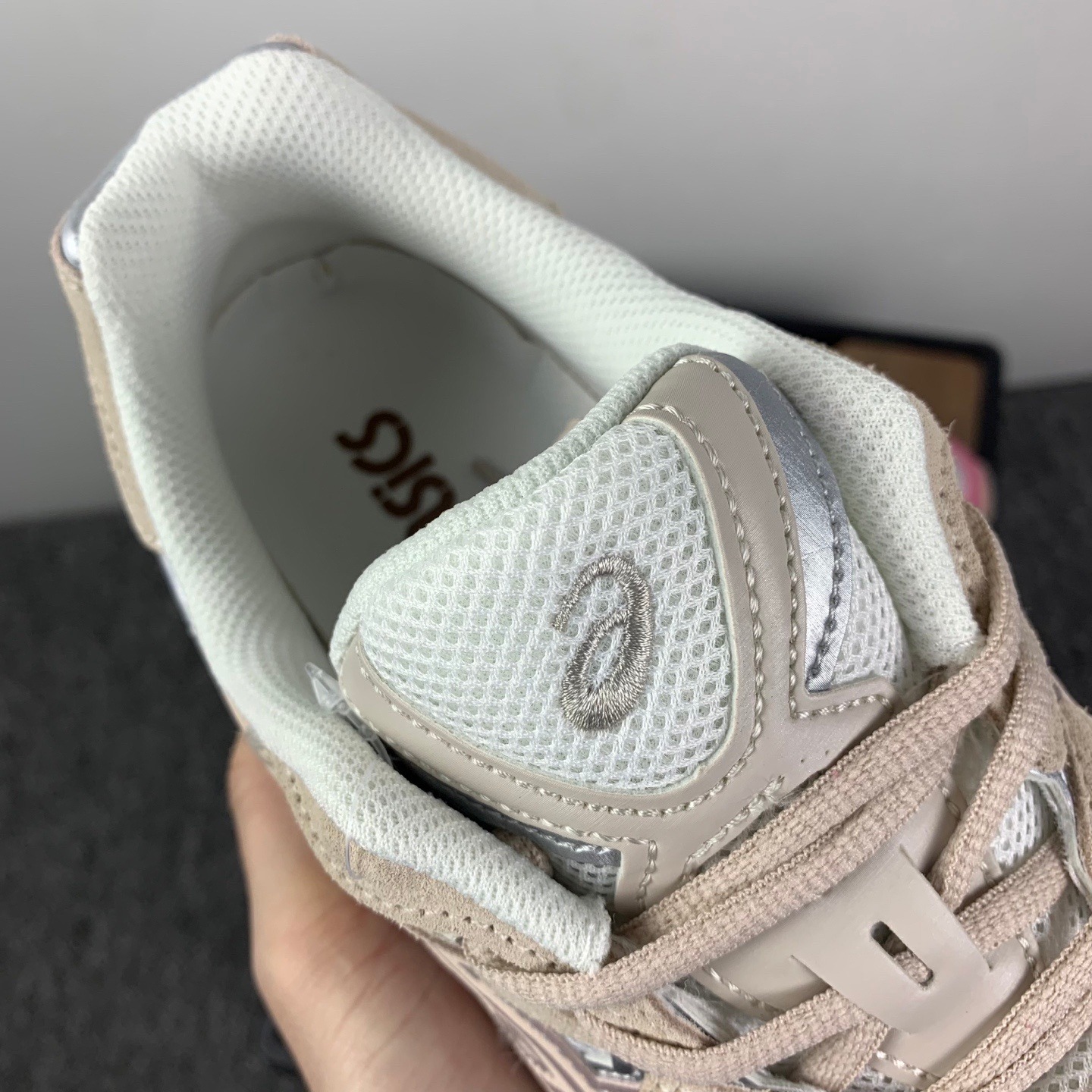 asics gel-nyc strawberries cream