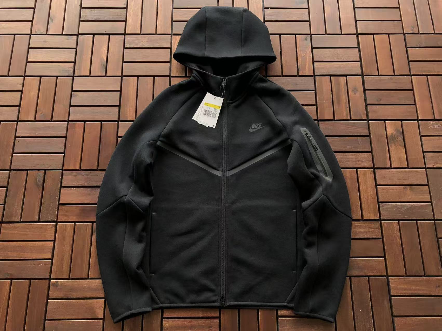 nike tech fleece preta