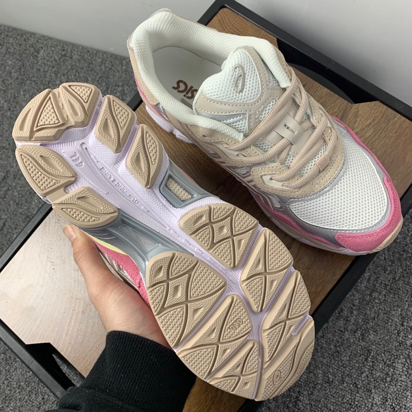 asics gel-nyc strawberries cream